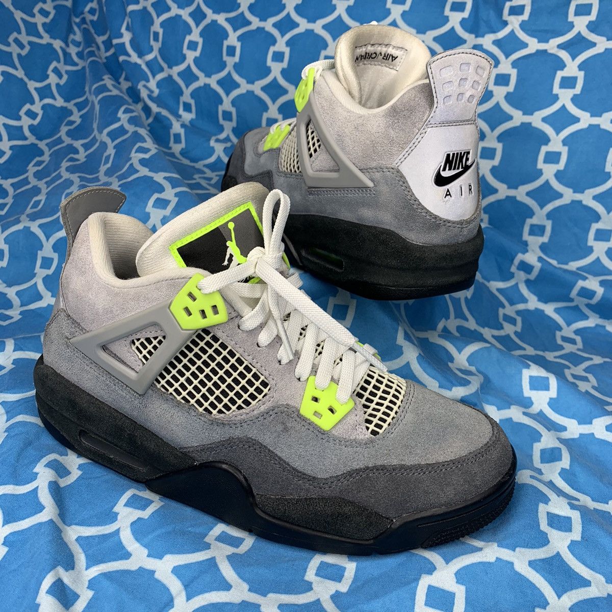 Jordan 4 Retro SE GS Neon 95 2020 Size 6.5Y Jordan 4 S Neon Size 10,5 Like New 590$ All in store 100  main image 3