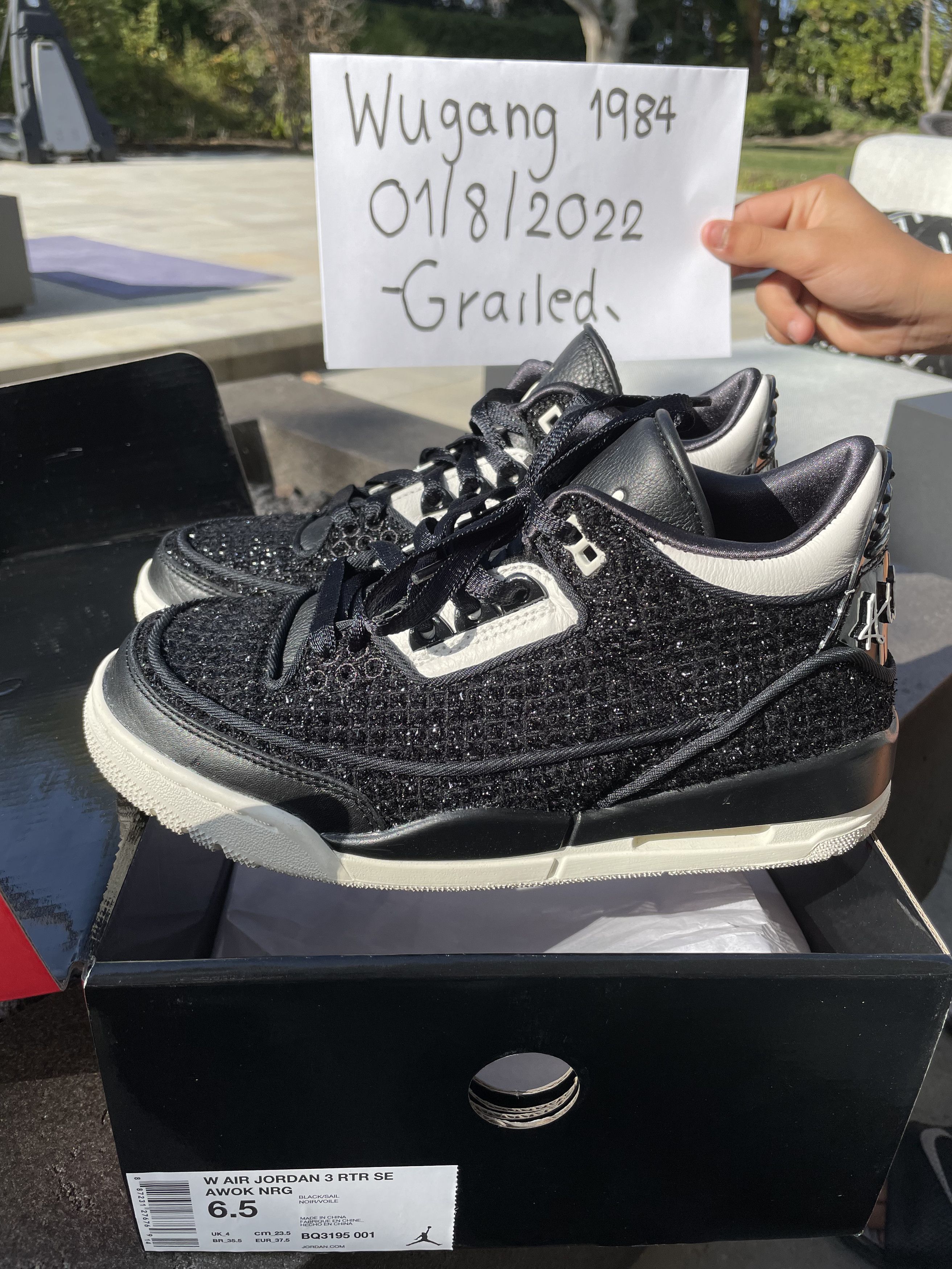 Jordan Retro AWOK Vogue Edition (W)