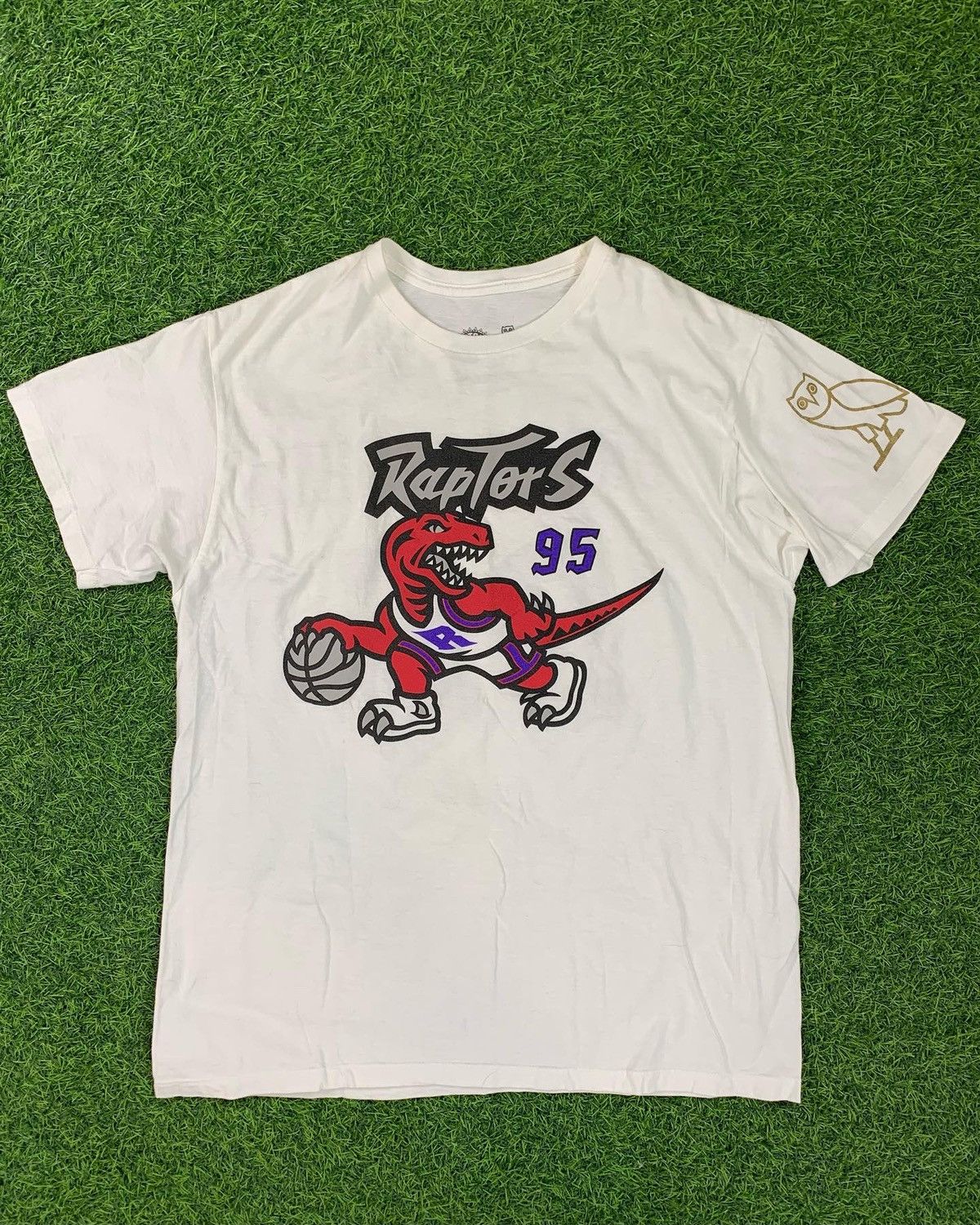 LIMTED TORONTO RAPTORS x OVO “DRAKE NIGHT” GRAPHIC TEE