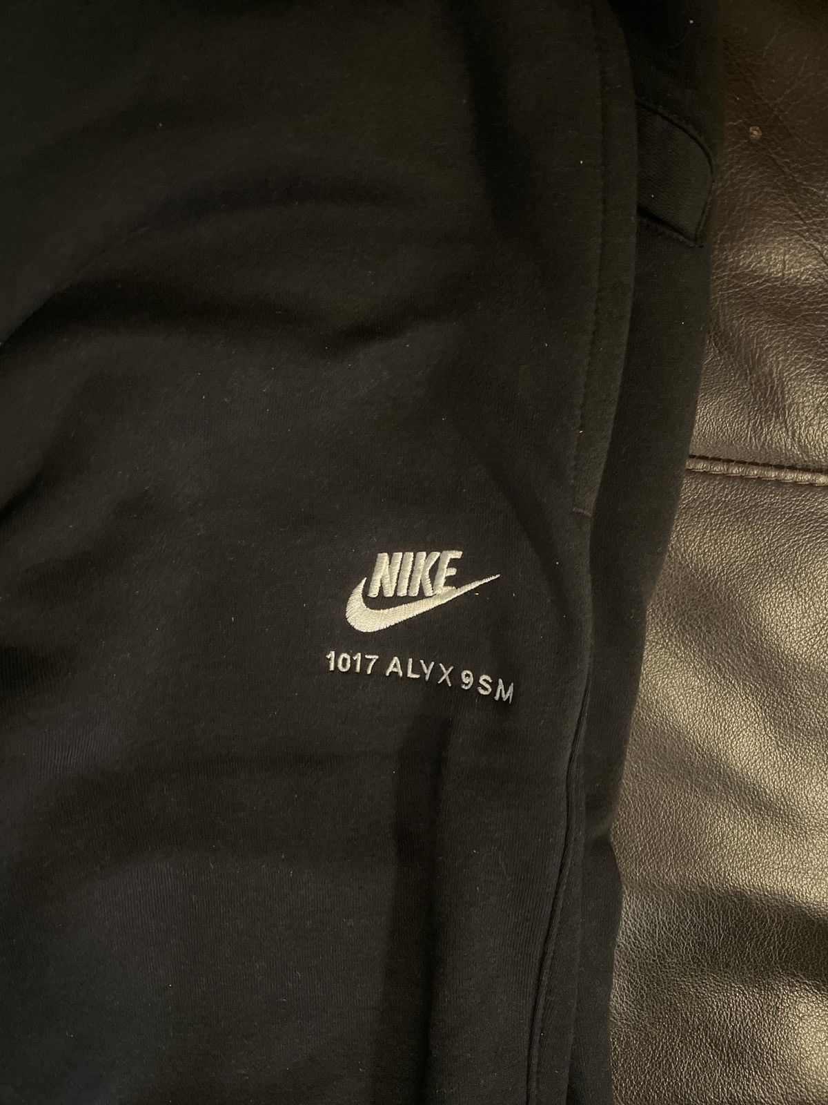 1017 ALYX 9SM × Nike 1017 ALYX 9SM x Nike Camo Zip sweatpants Size US 30 / EU 46 - 6 Thumbnail
