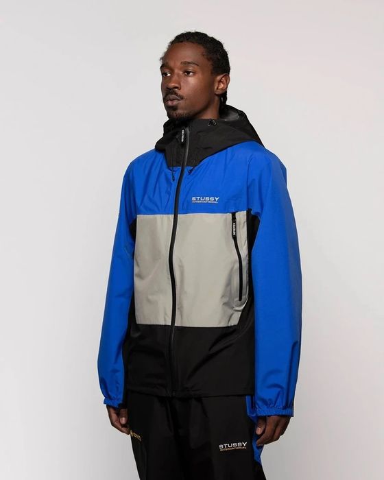 Stussy Stussy X Gore-Tex Rainroom Shell Jacket (SMALL) | Grailed