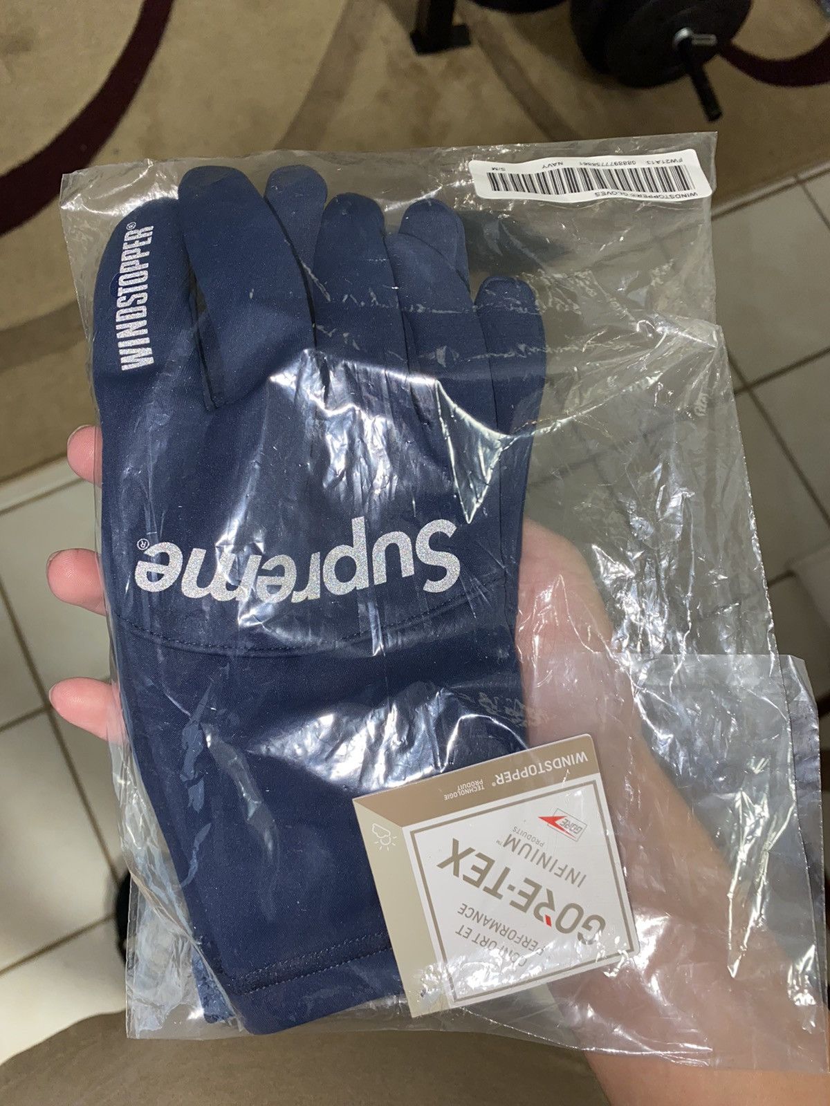 Supreme Supreme WINDSTOPPER Gloves Navy (S/M) | Grailed