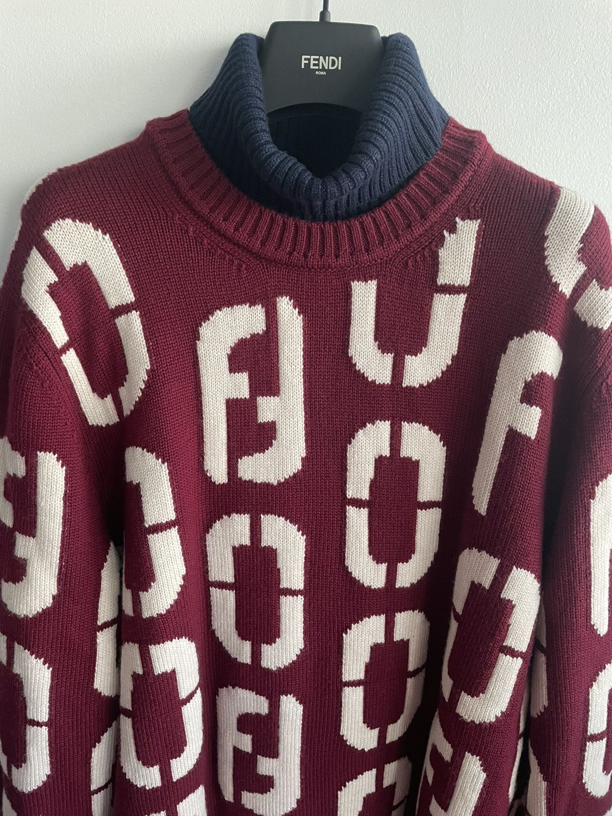 Fendi $2,500 Super Runway Virgin Wool Fendi Sweater Brand New Size US L / EU 52-54 / 3 - 21 Thumbnail