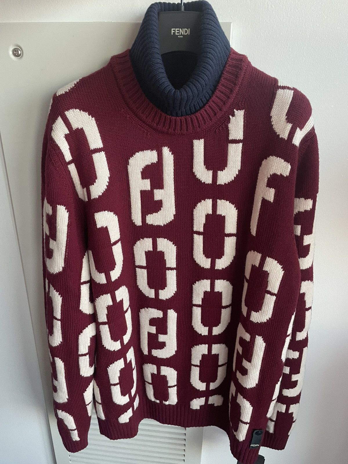 Fendi $2,500 Super Runway Virgin Wool Fendi Sweater Brand New Size US L / EU 52-54 / 3 - 23 Thumbnail