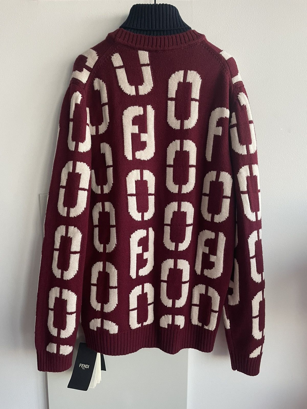 Fendi $2,500 Super Runway Virgin Wool Fendi Sweater Brand New Size US L / EU 52-54 / 3 - 18 Thumbnail