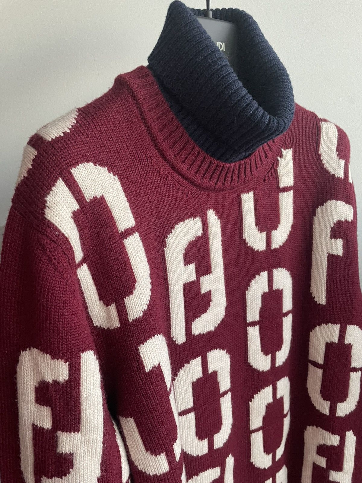 Fendi $2,500 Super Runway Virgin Wool Fendi Sweater Brand New Size US L / EU 52-54 / 3 - 22 Thumbnail