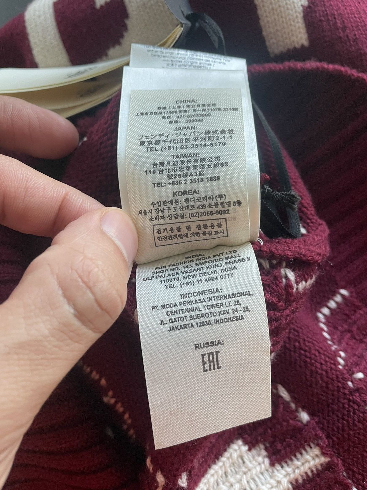 Fendi $2,500 Super Runway Virgin Wool Fendi Sweater Brand New Size US L / EU 52-54 / 3 - 9 Thumbnail