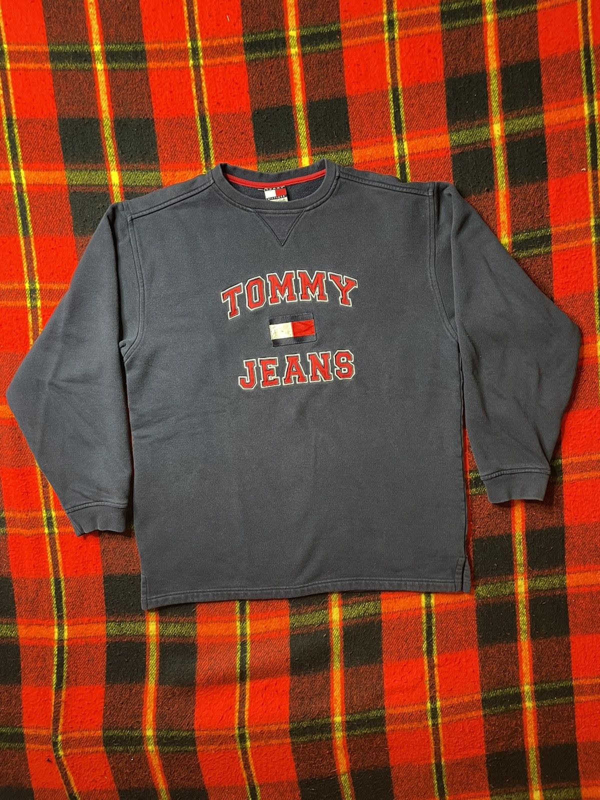 Tommy Hilfiger × Vintage Vintage Tommy Hilfiger Tommy Jeans Crewneck Size US XL / EU 56 / 4 - 1 Thumbnail