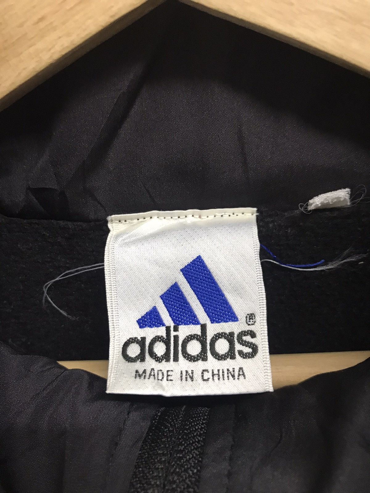Adidas VINTAGE ADIDAS WINDBREAKER BIG LOGO Size US M / EU 48-50 / 2 - 13 Thumbnail