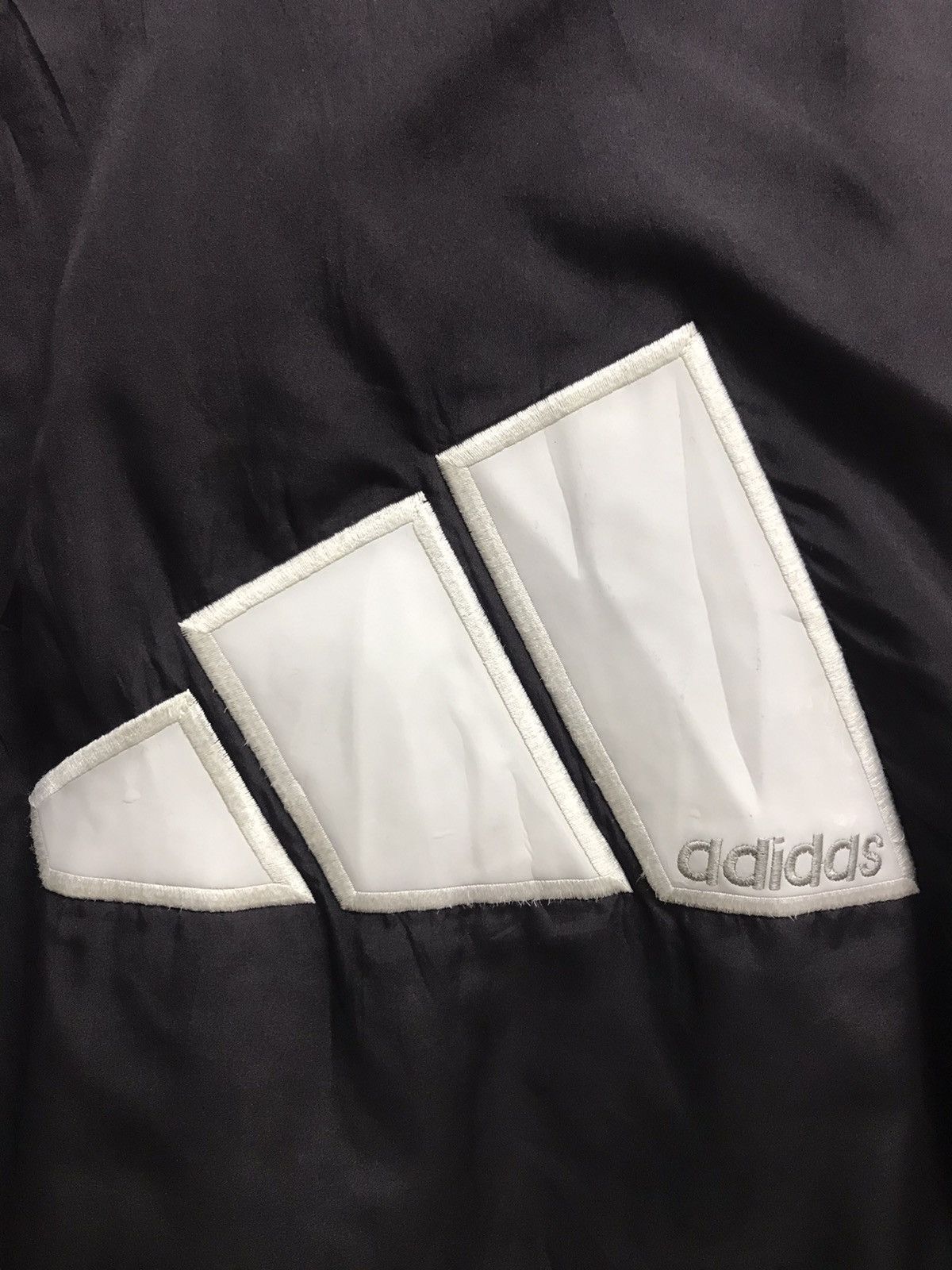 Adidas VINTAGE ADIDAS WINDBREAKER BIG LOGO Size US M / EU 48-50 / 2 - 3 Thumbnail