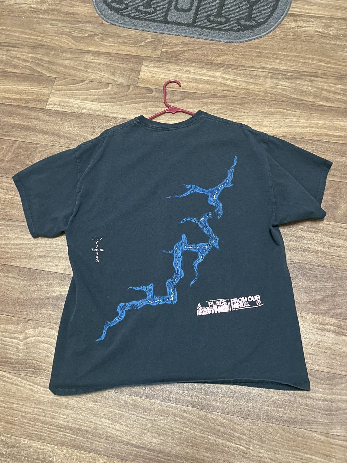 Travis Scott Travis Scott x Fragment Design Collab Danger Tee Size US L / EU 52-54 / 3 - 2 Thumbnail