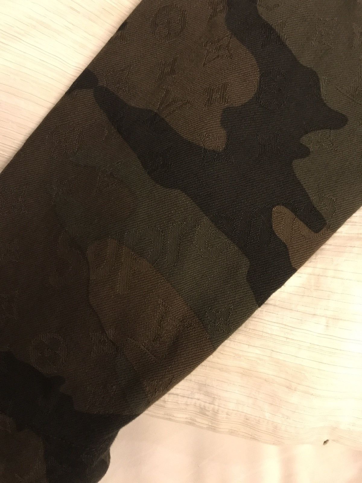 LOUIS VUITTON 1A3FE7 Camouflage Tracker Jacket JACQUARD DENIM CHORE COAT  Supreme Collaboration Cover All Cotton Men