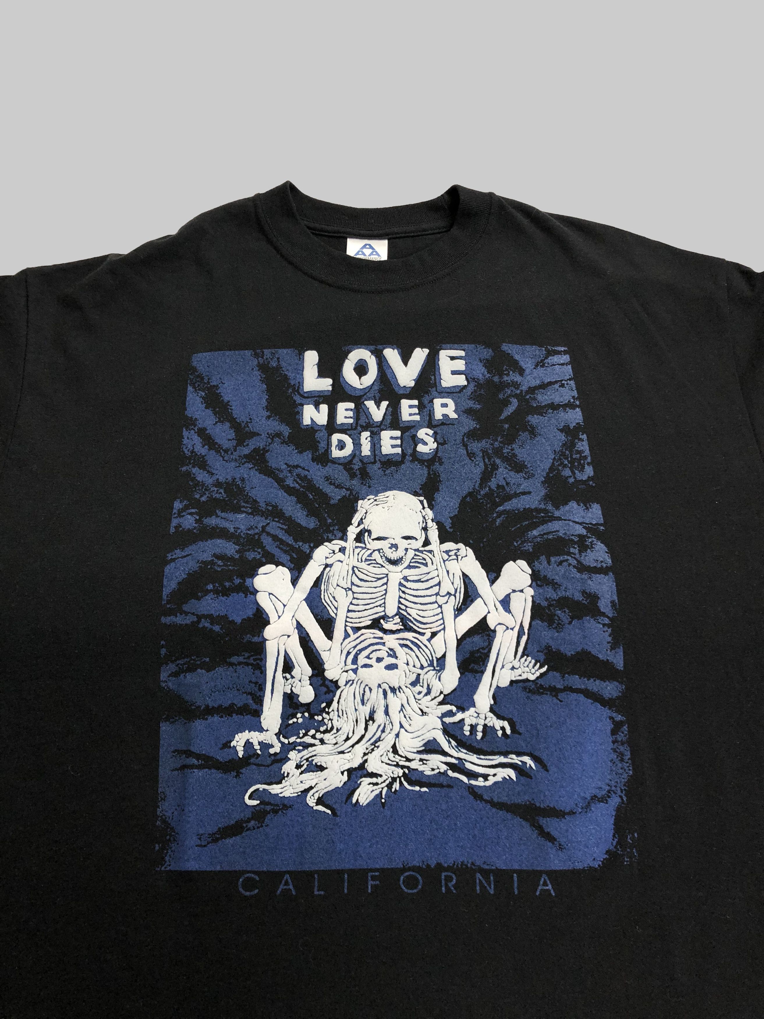 Vintage Vintage Love Never Dies Fashion Victim Style bones t-shirt Size US XL / EU 56 / 4 - 2 Thumbnail