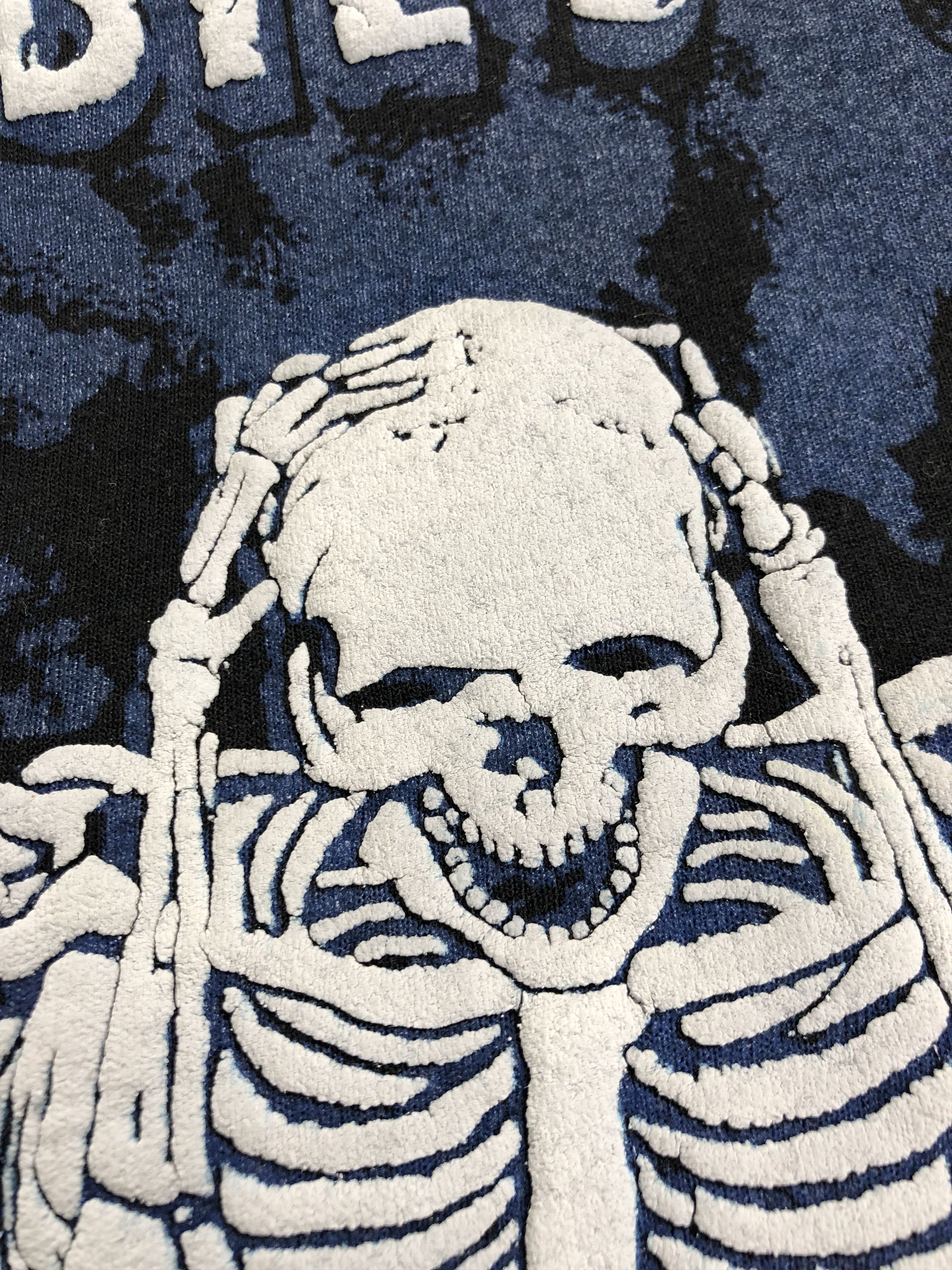 Vintage Vintage Love Never Dies Fashion Victim Style bones t-shirt Size US XL / EU 56 / 4 - 4 Thumbnail