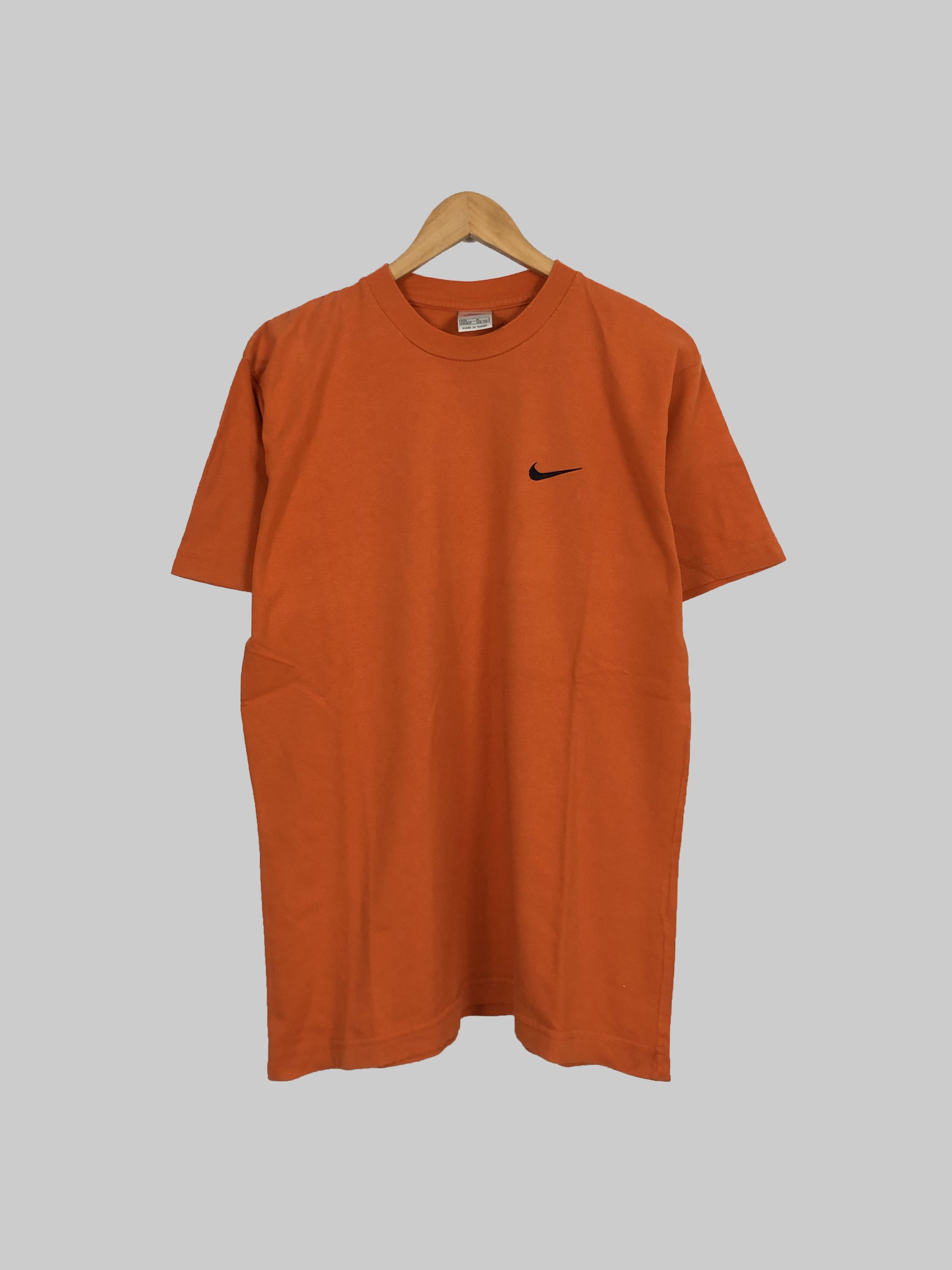 Nike Vintage 90s Nike Small Swoosh t-shirt Size US L / EU 52-54 / 3 - 1 Thumbnail