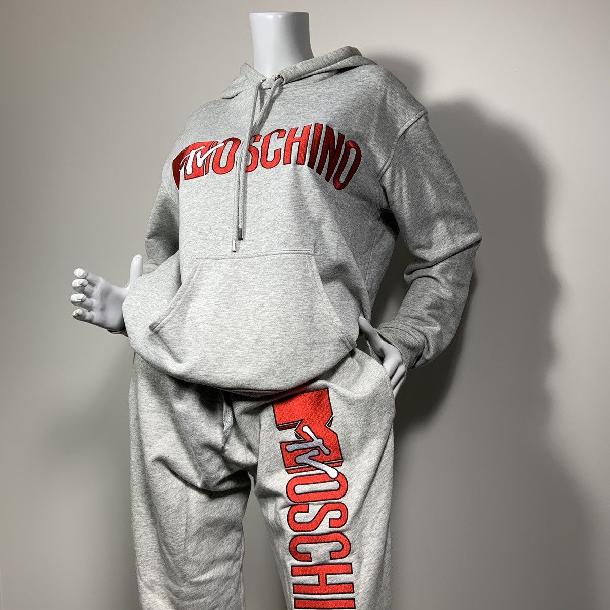 Moschino h&m joggers online