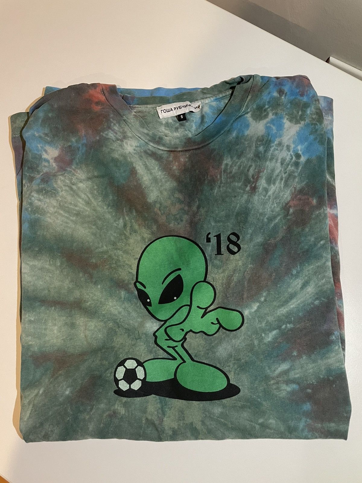 gosha rubchinskiy alien tie dye