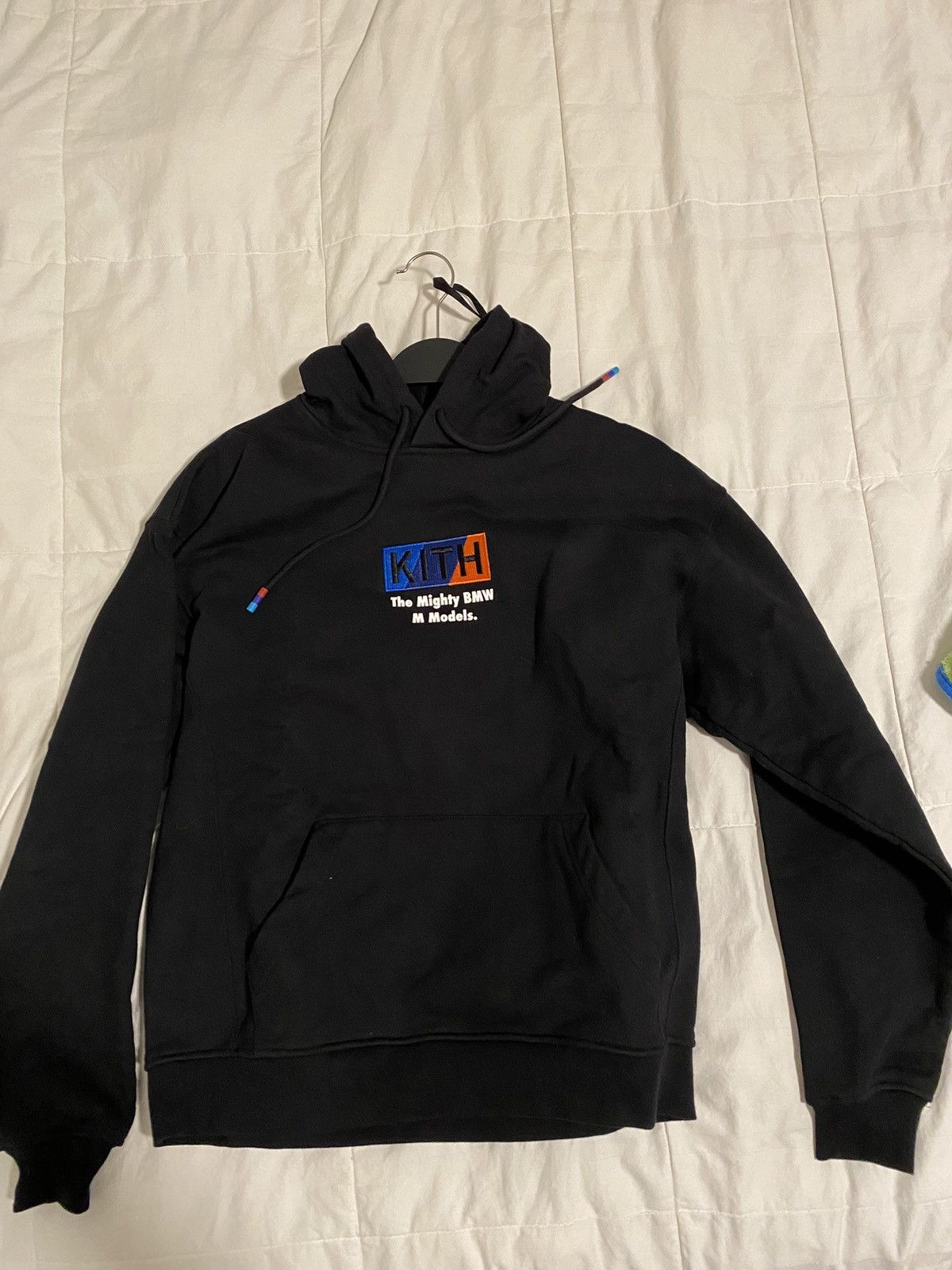 店舗情報 KITH BMW Williams lll Hoodie【新品】M | www.barkat.tv