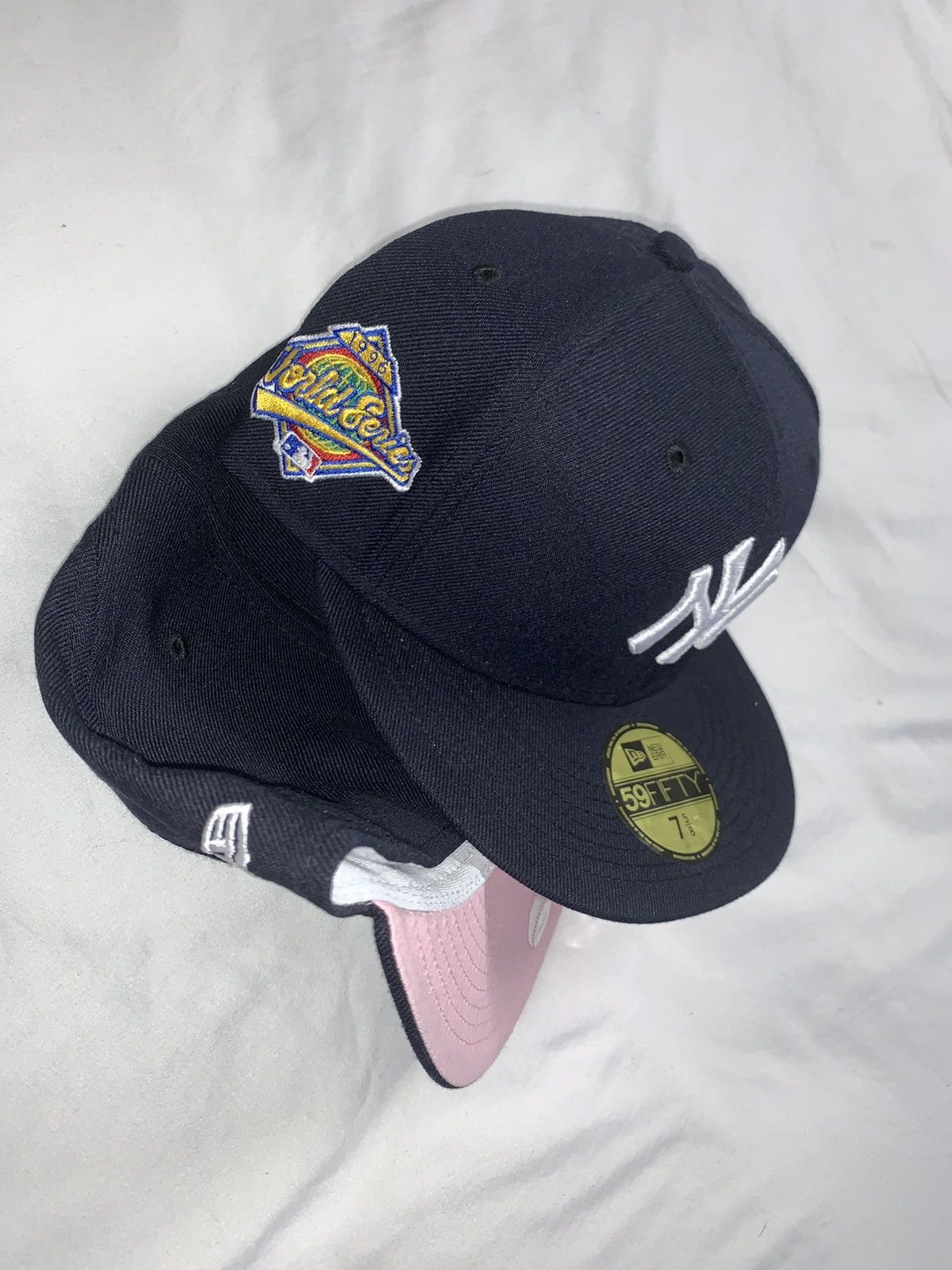 New Era Exclusive NY Yankees Fitted 1996 Navy Blue NY Pink Brim 5/8 Size ONE SIZE - 2 Thumbnail