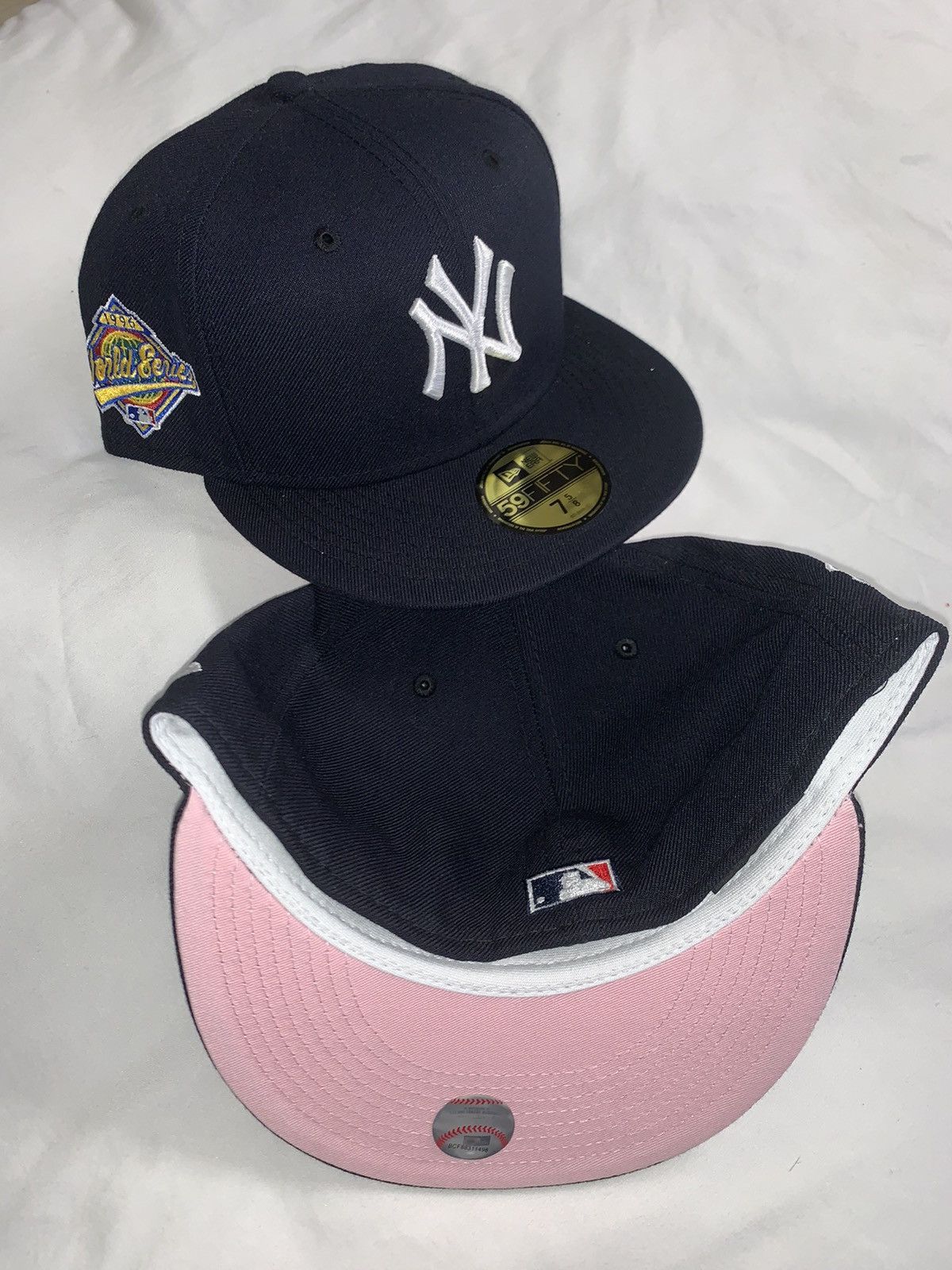 New Era Exclusive NY Yankees Fitted 1996 Navy Blue NY Pink Brim 5/8 Size ONE SIZE - 3 Thumbnail