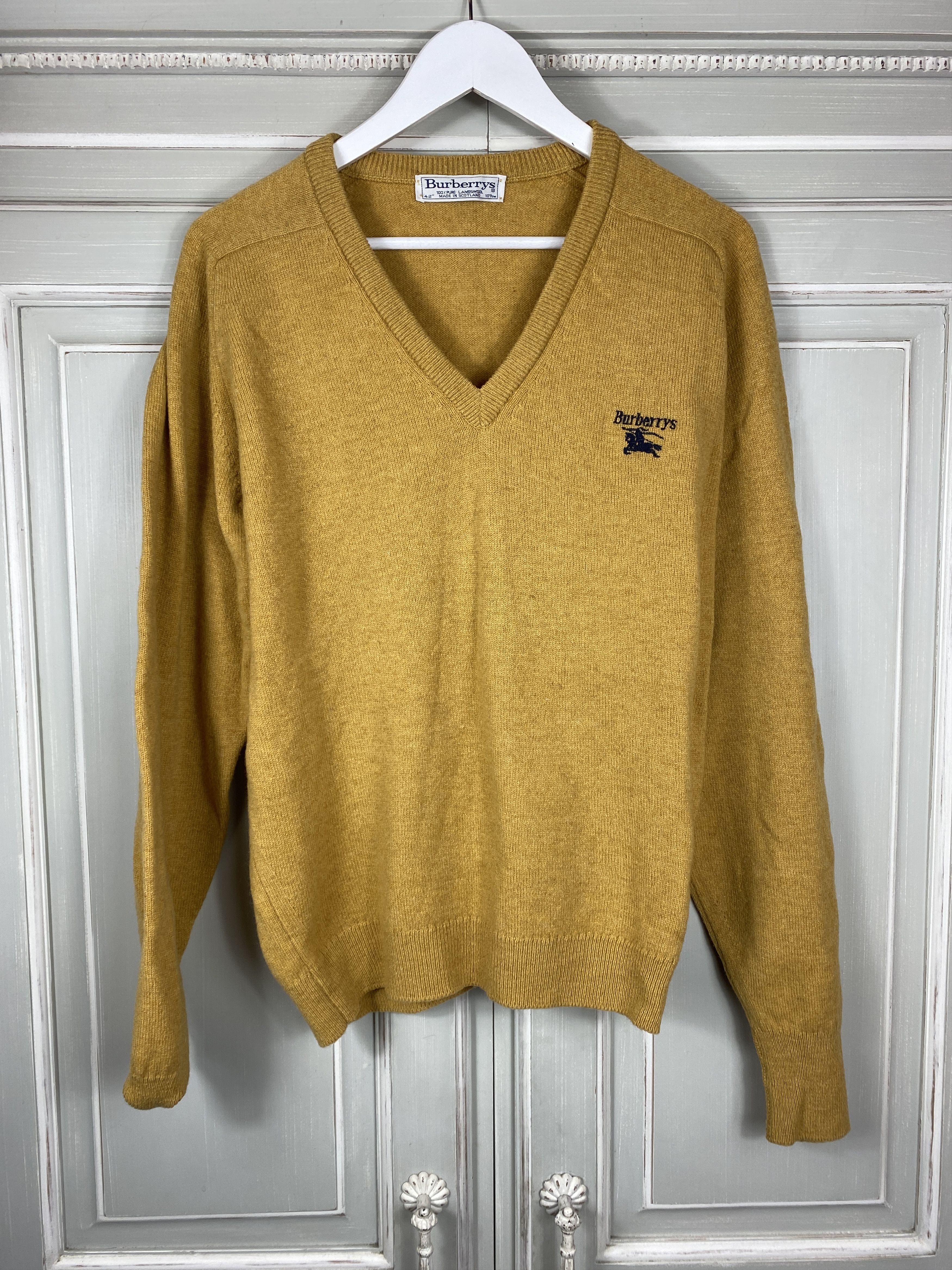 Burberry VINTAGE BURBERRYS YELLOW PURE LAMBSWOOL KNIT WEAR Size US L / EU 52-54 / 3 - 1 Thumbnail