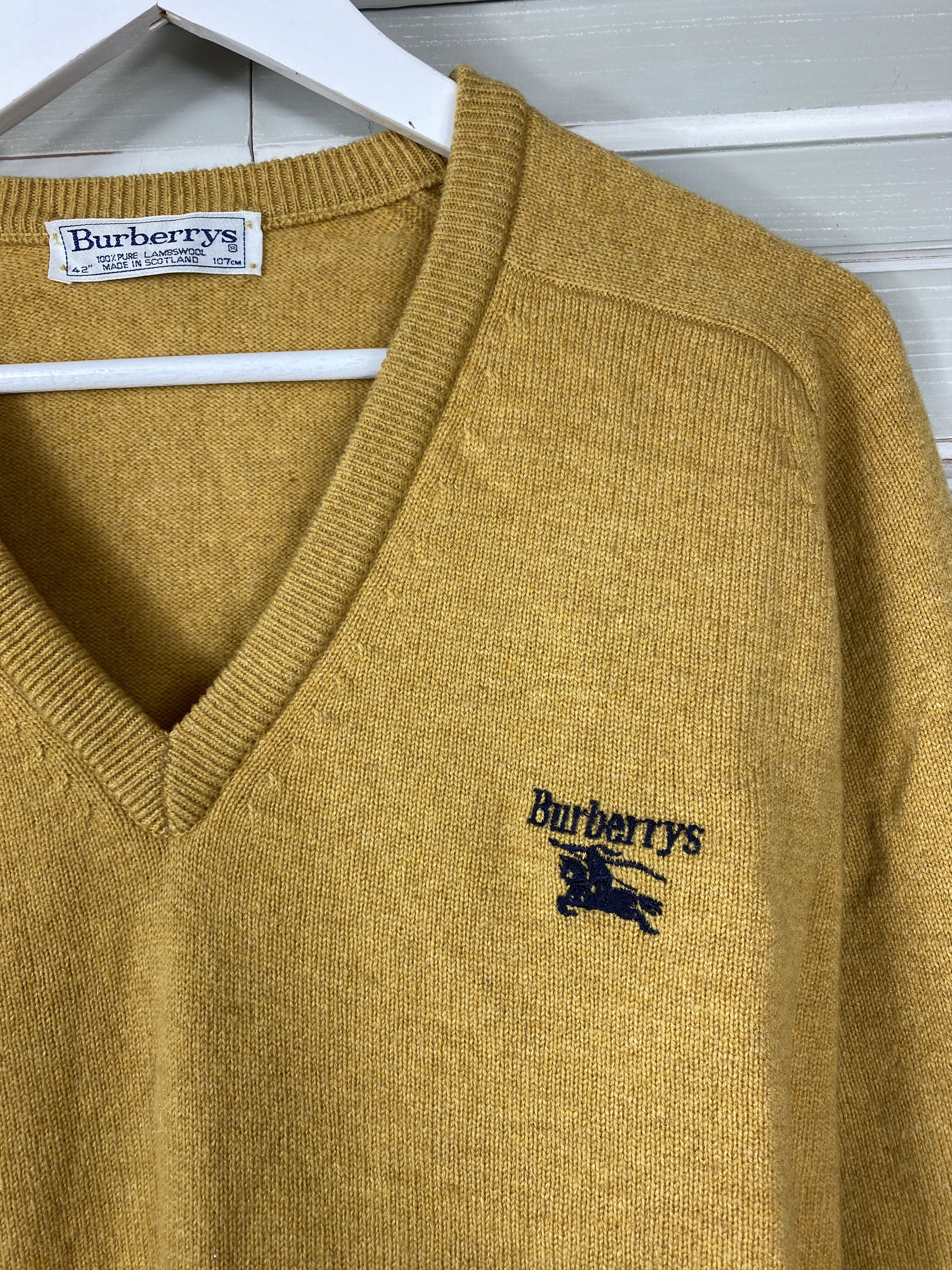 Burberry VINTAGE BURBERRYS YELLOW PURE LAMBSWOOL KNIT WEAR Size US L / EU 52-54 / 3 - 2 Thumbnail