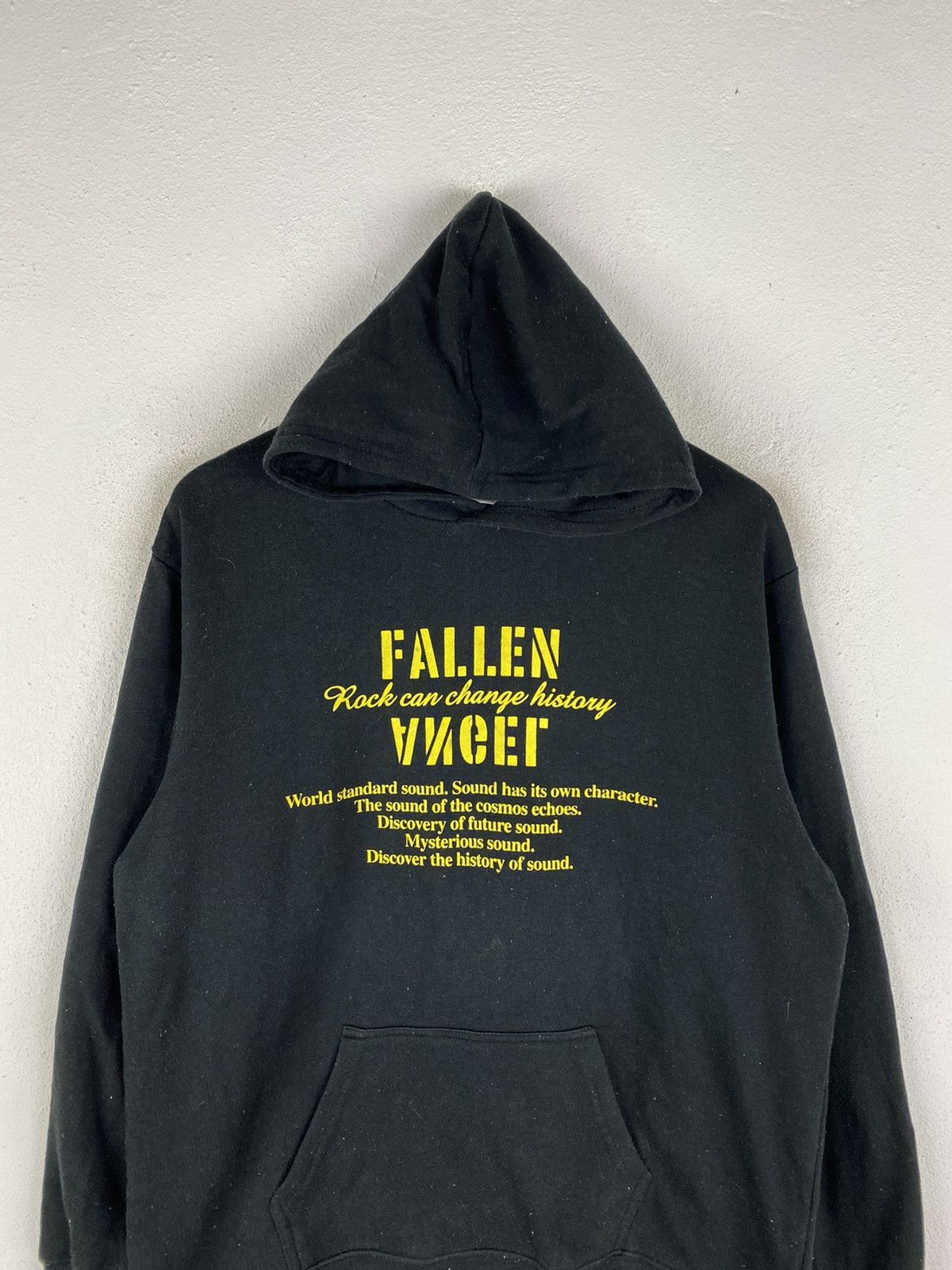 Japanese Brand 🔥SALE🔥ROCK CAN CHANGE HISTORY NICE DESIGN HOODIE Size US XL / EU 56 / 4 - 5 Thumbnail
