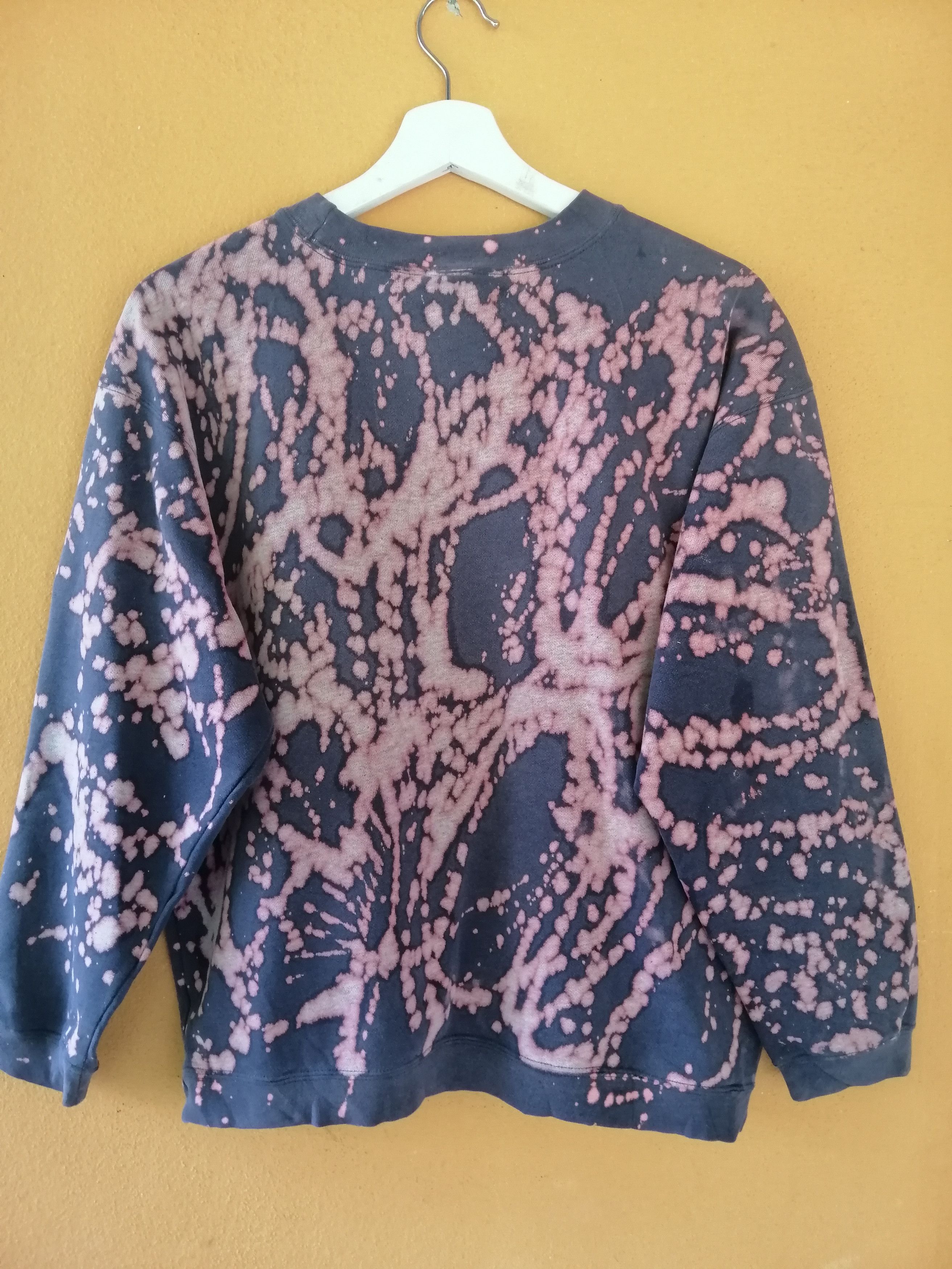 Nike × Vintage Vintage Nike Women Tie Dye Big Logo Sweatshirt B13 Size US S / EU 44-46 / 1 - 3 Thumbnail