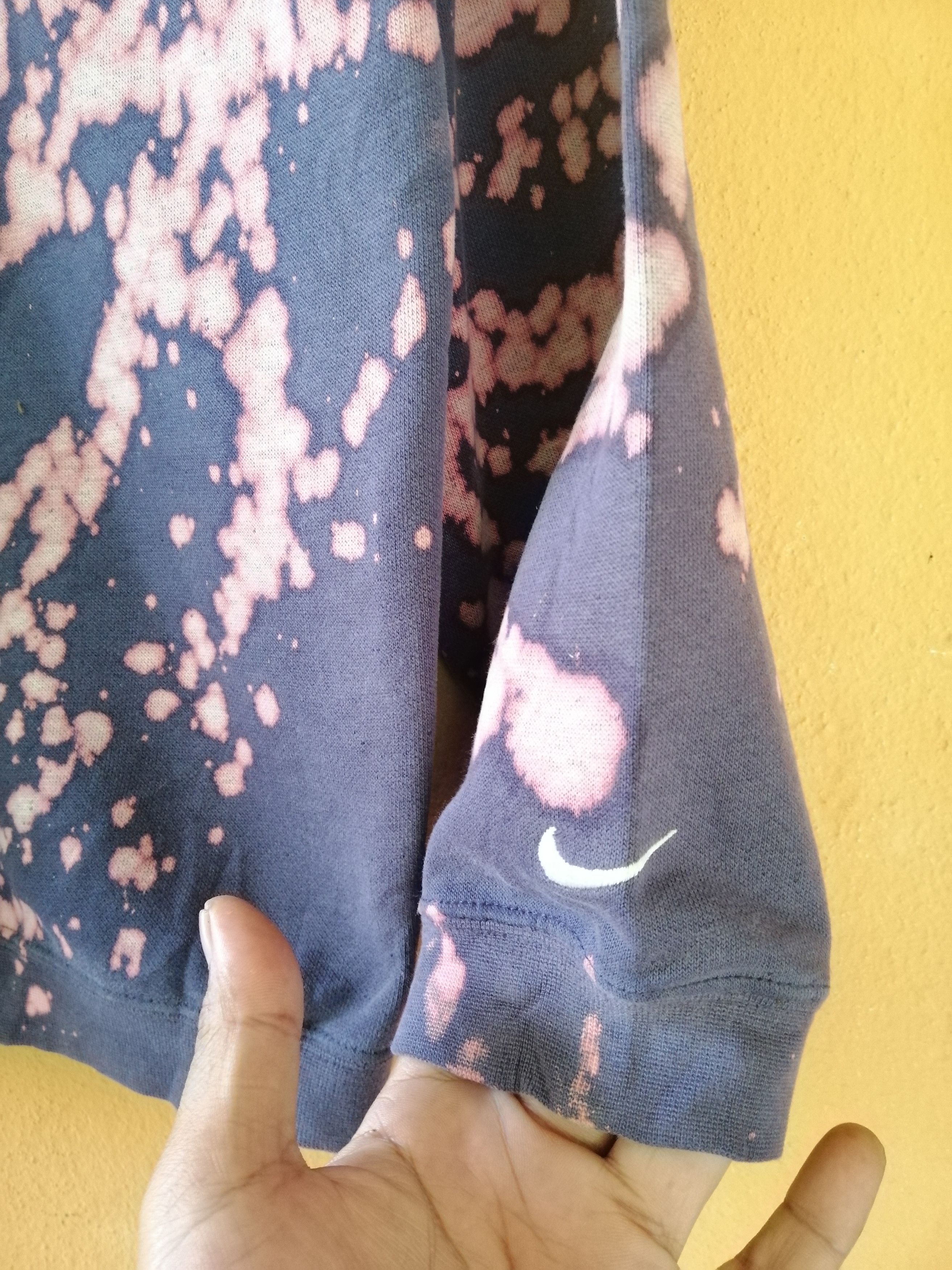 Nike × Vintage Vintage Nike Women Tie Dye Big Logo Sweatshirt B13 Size US S / EU 44-46 / 1 - 4 Thumbnail