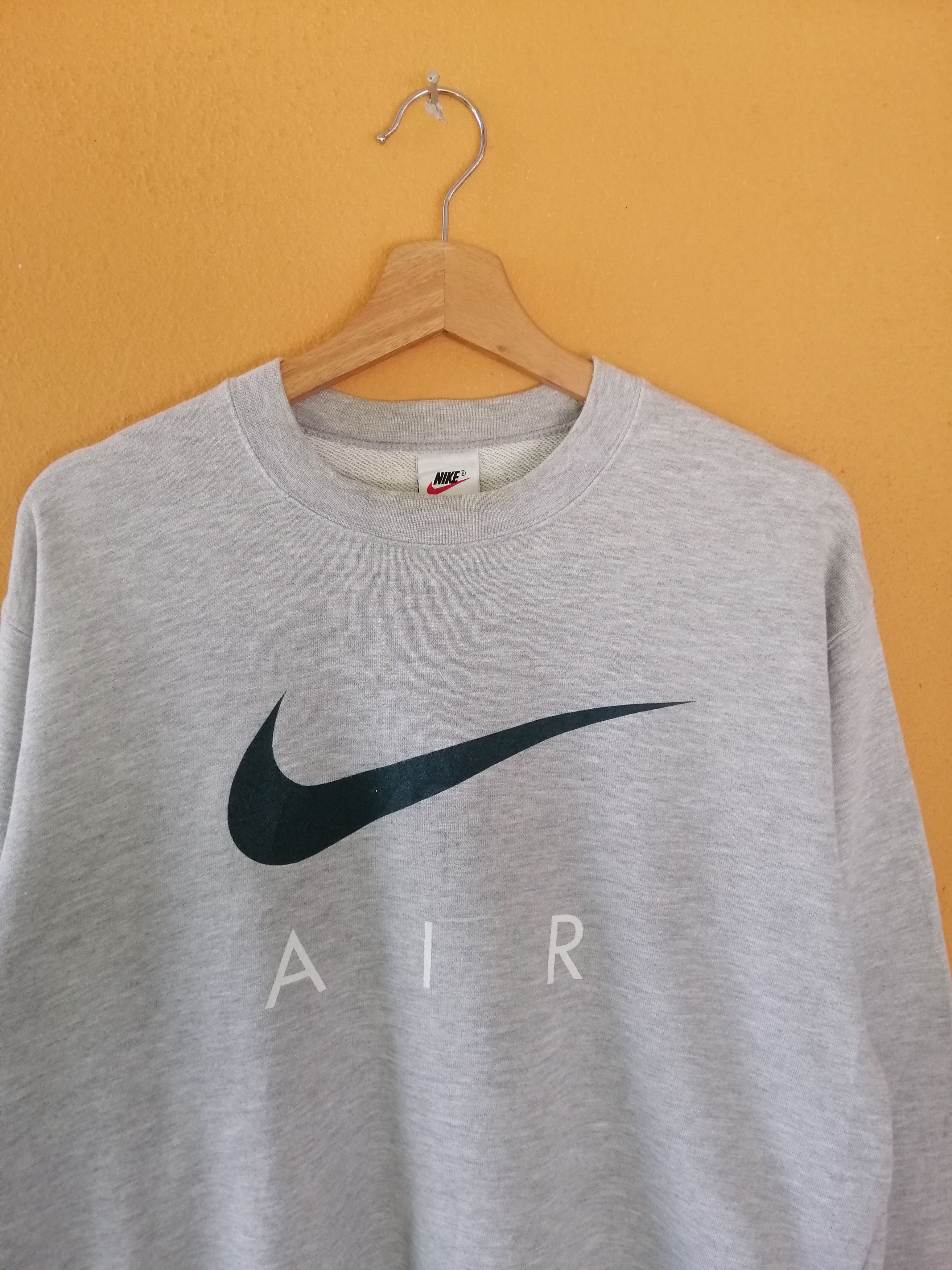 Nike Vintage 90s Nike Air Big Swoosh Logo Sweatshirt B17 Size US L / EU 52-54 / 3 - 5 Thumbnail