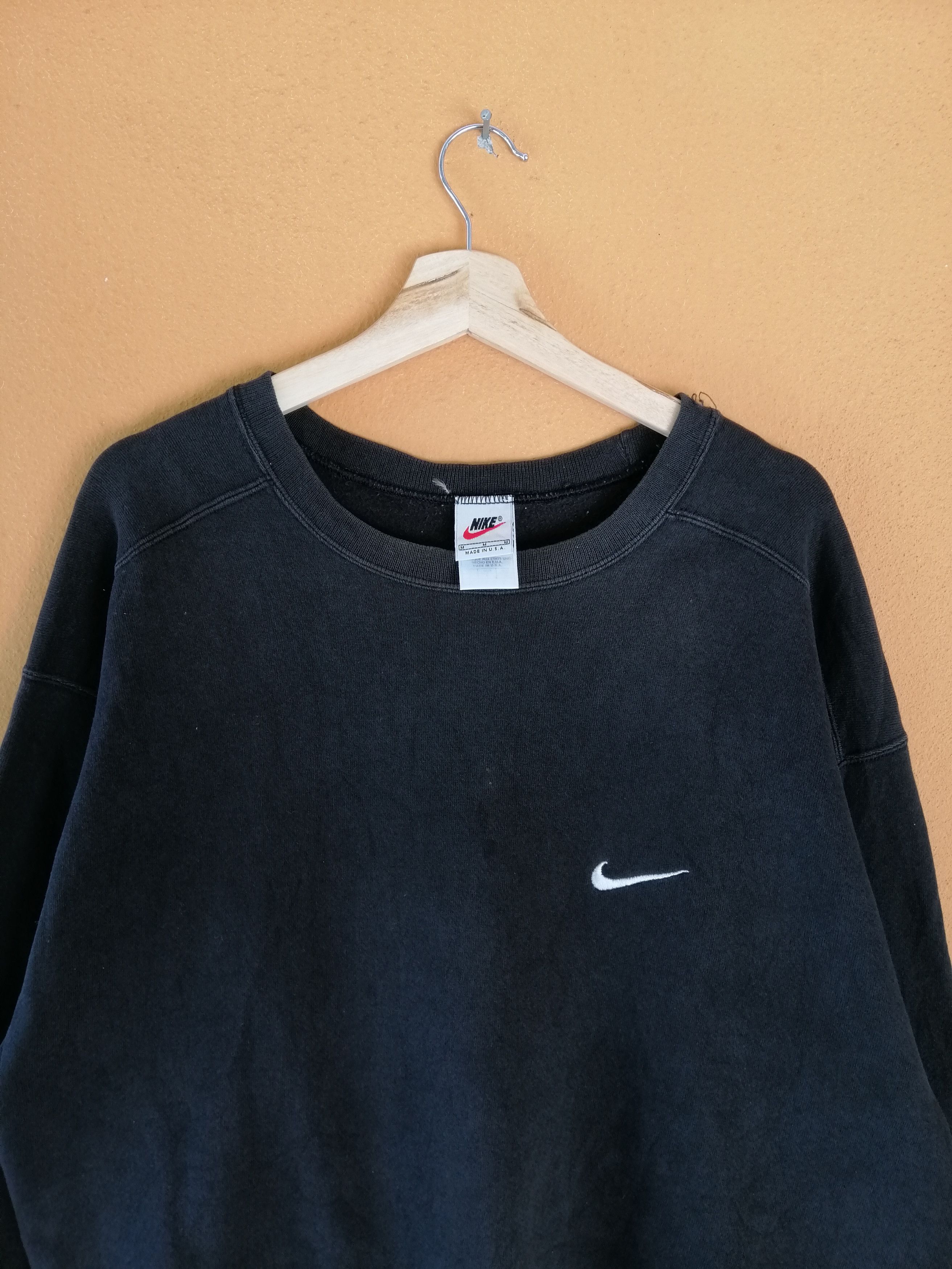 Nike Vintage Nike Small Logo Sweatshirt Made In Usa Size US L / EU 52-54 / 3 - 1 Thumbnail