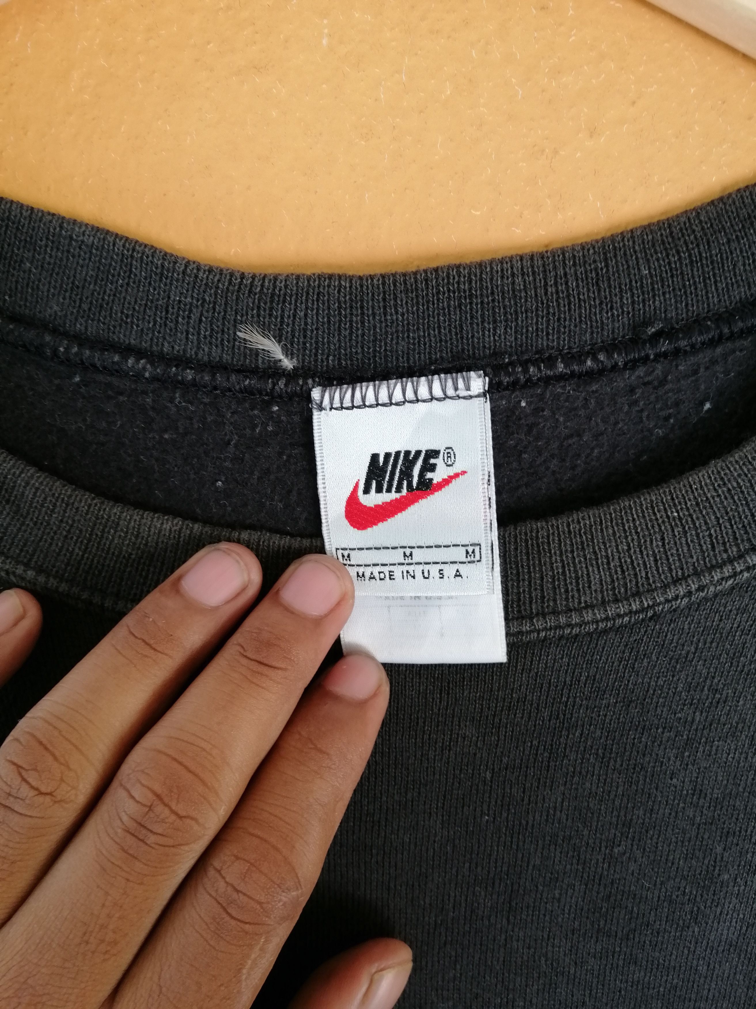 Nike Vintage Nike Small Logo Sweatshirt Made In Usa Size US L / EU 52-54 / 3 - 7 Thumbnail