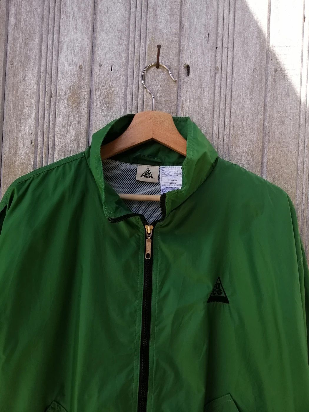 Nike Vintage Nike Acg Jacket Windbreaker Embroidery Small Logo Size US L / EU 52-54 / 3 - 5 Thumbnail