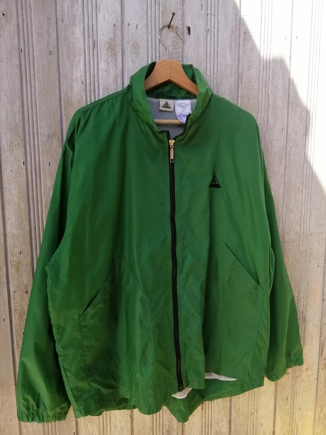 Nike Vintage Nike Acg Jacket Windbreaker Embroidery Small Logo Size US L / EU 52-54 / 3 - 1 Thumbnail