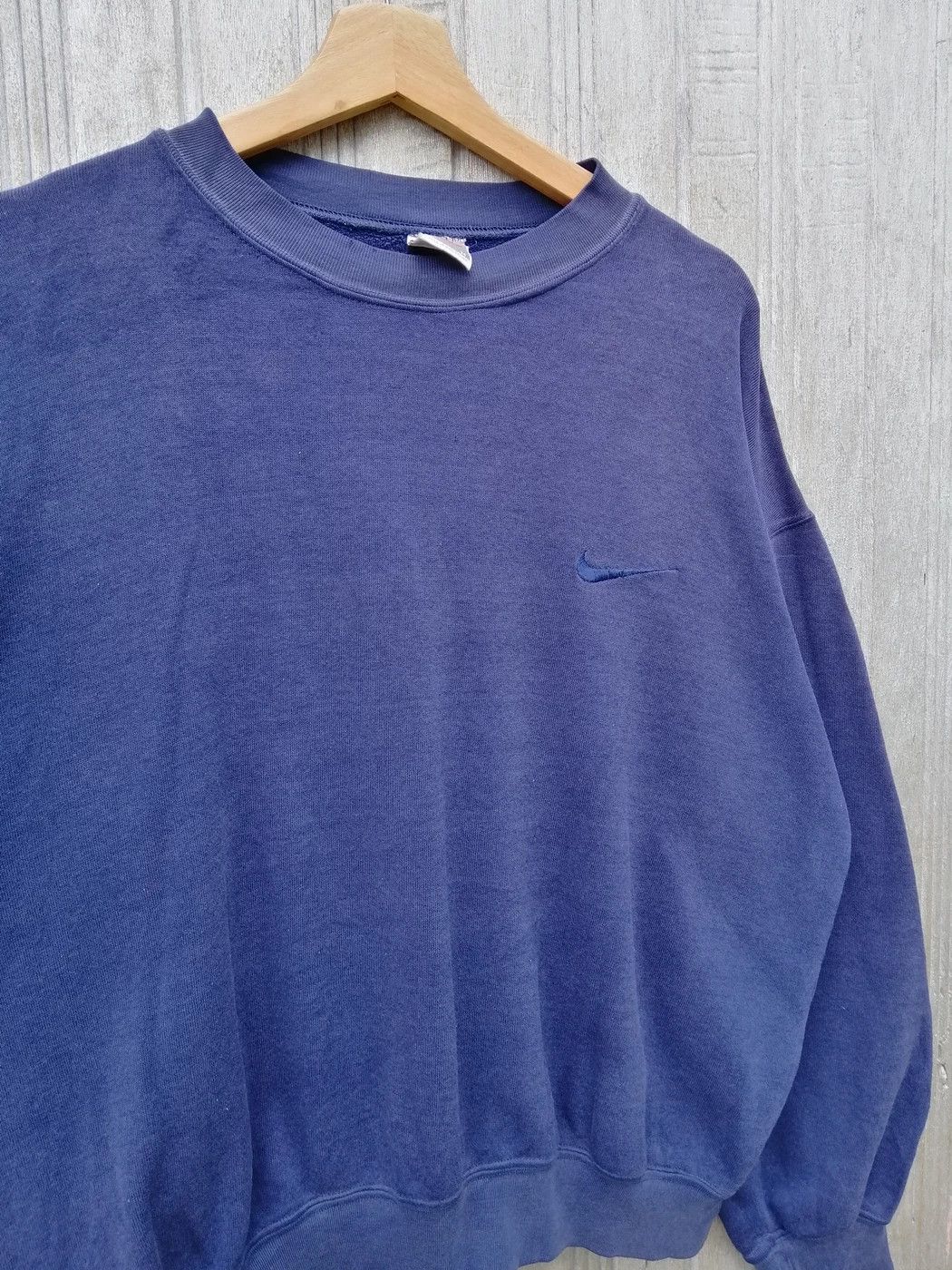 Nike VINTAGE NIKE EMBROIDERY SMALL LOGO CREWNECK SWEATSHIRT B25 Size US L / EU 52-54 / 3 - 7 Thumbnail