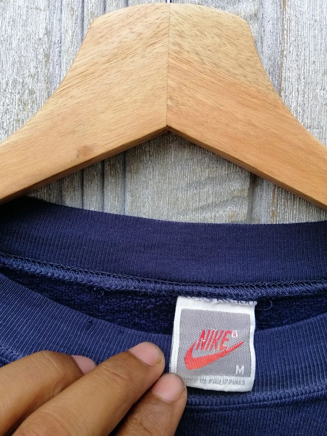 Nike VINTAGE NIKE EMBROIDERY SMALL LOGO CREWNECK SWEATSHIRT B25 Size US L / EU 52-54 / 3 - 3 Thumbnail