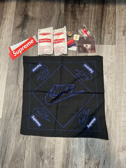 Supreme nike hot sale bandana