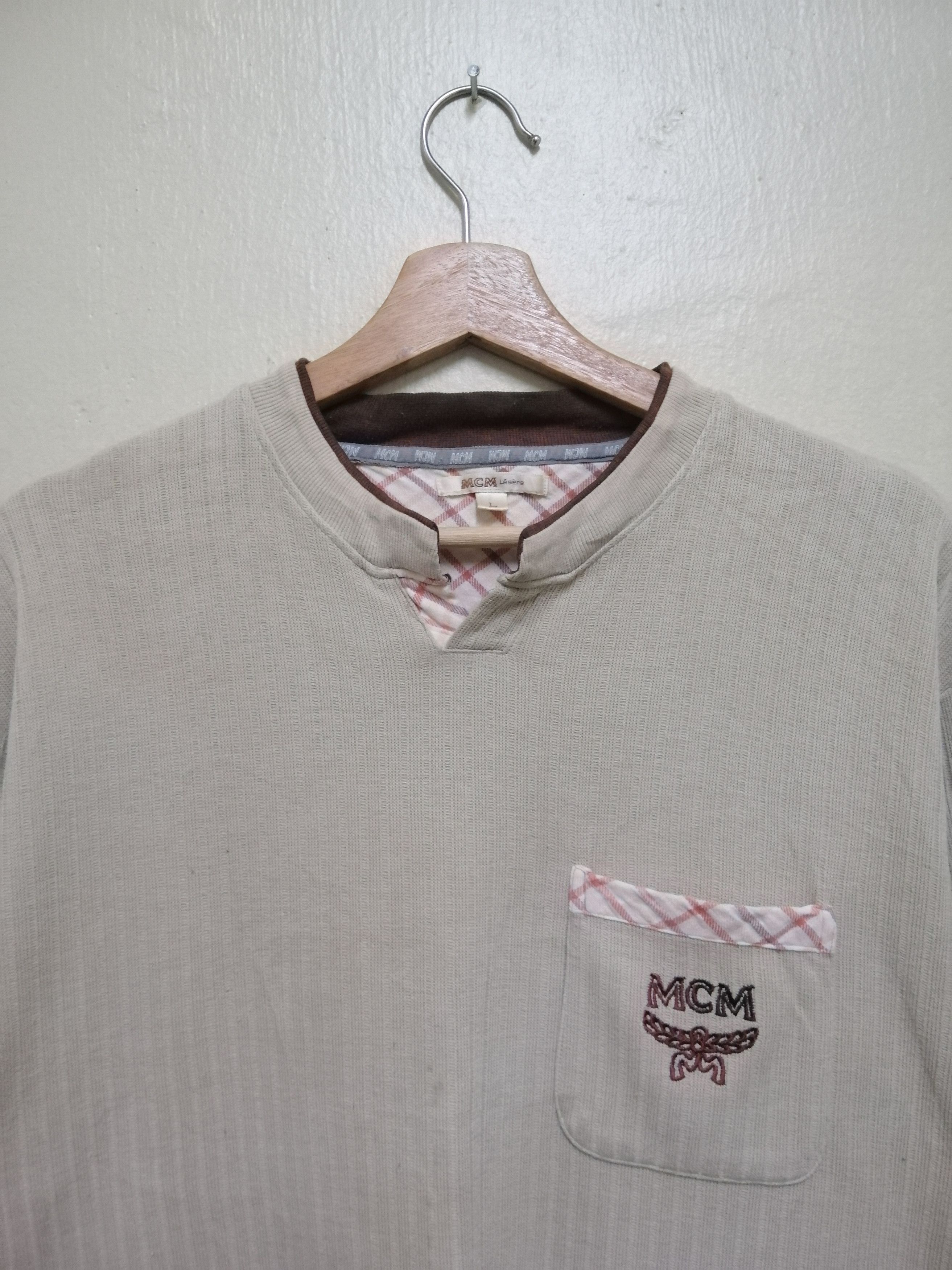 MCM Vintage MCM long Sleeve embroidery small logo B3 Size US L / EU 52-54 / 3 - 1 Thumbnail