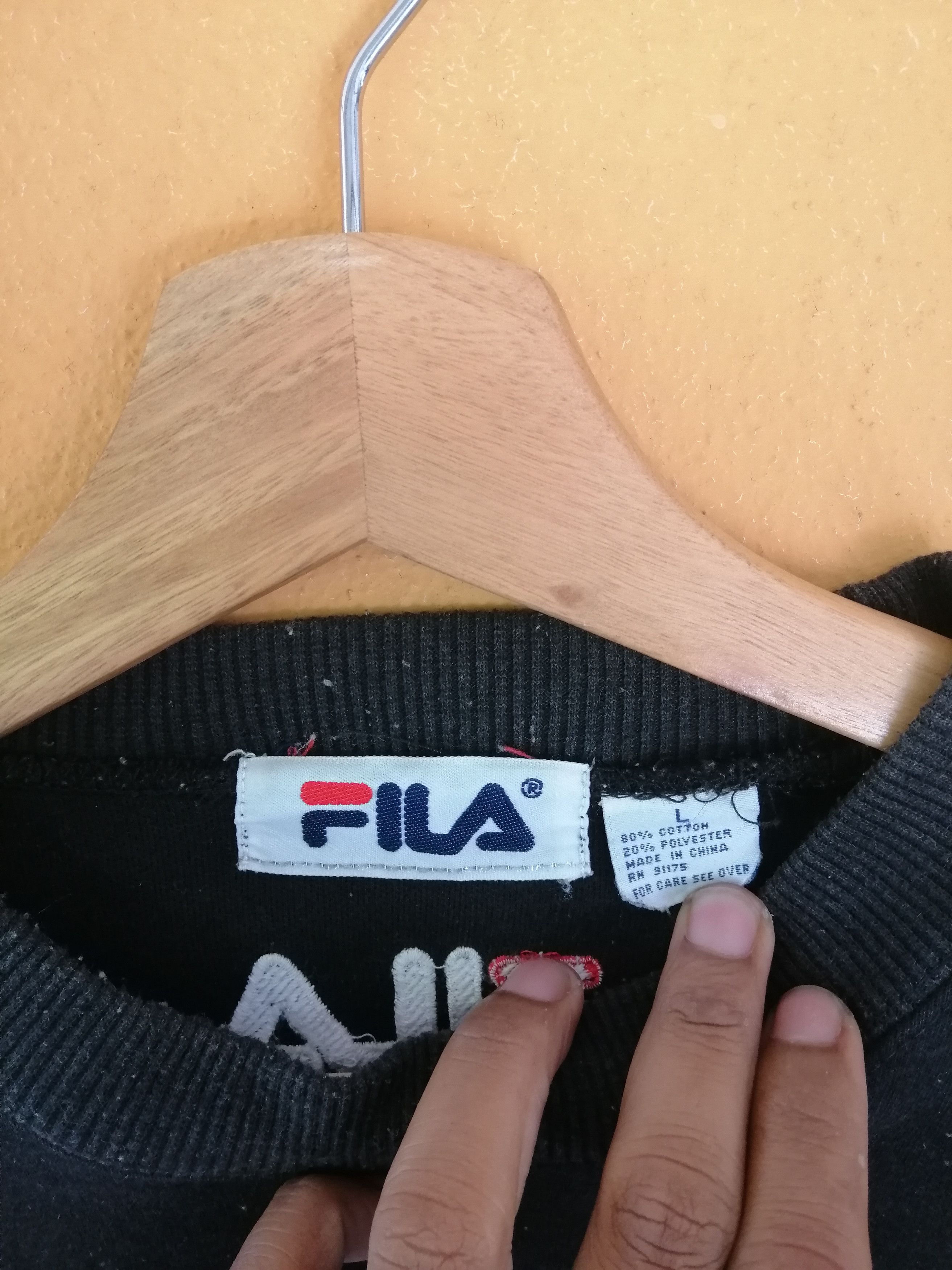 Fila Vintage 90s FILA Embroidery Big Logo Black Sweatshirt B20 Size US L / EU 52-54 / 3 - 3 Thumbnail