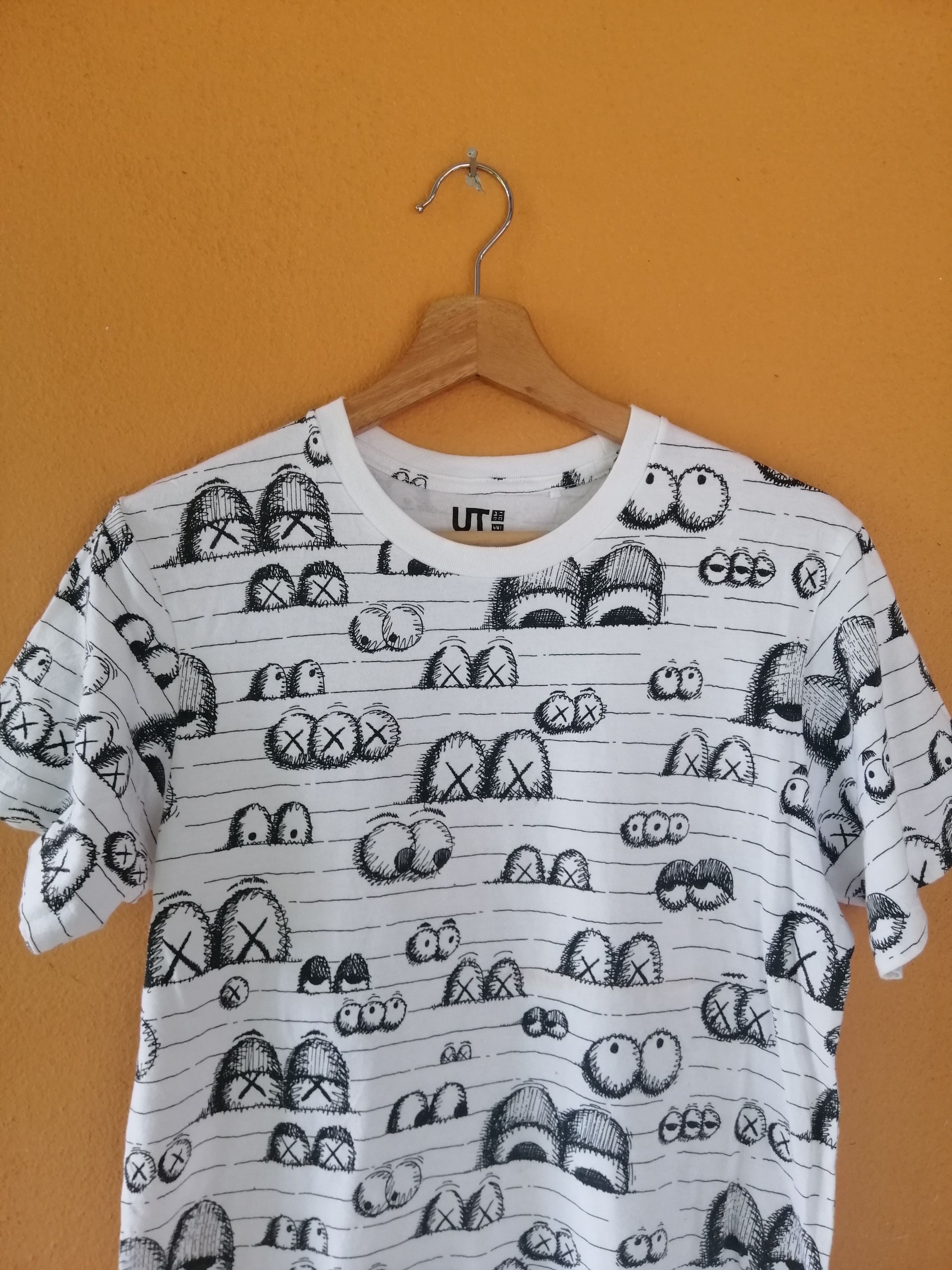 Kaws × Uniqlo Kaws x Uniqlo Full Printed Shirts Rare Design Size US S / EU 44-46 / 1 - 6 Thumbnail