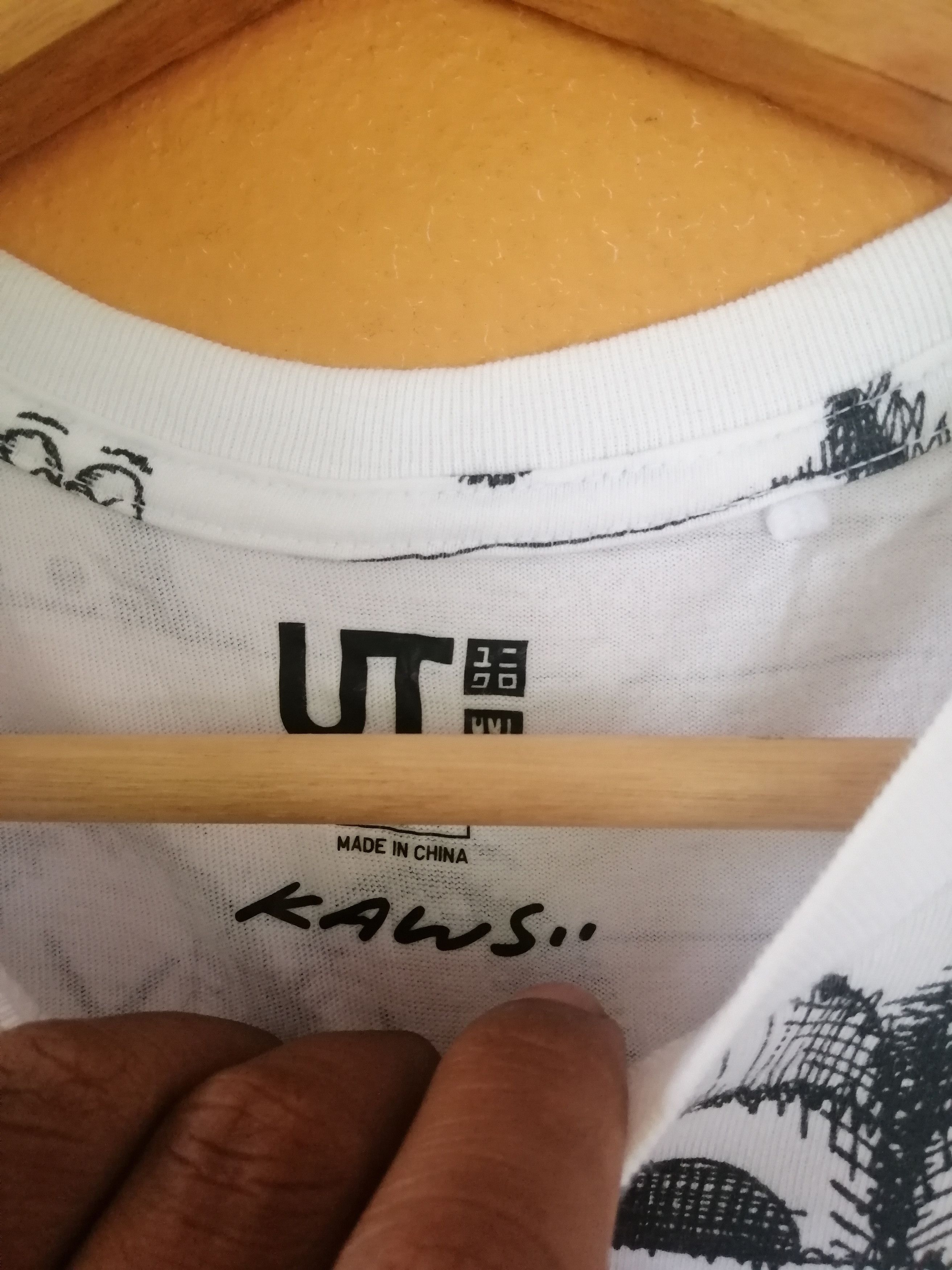 Kaws × Uniqlo Kaws x Uniqlo Full Printed Shirts Rare Design Size US S / EU 44-46 / 1 - 5 Thumbnail