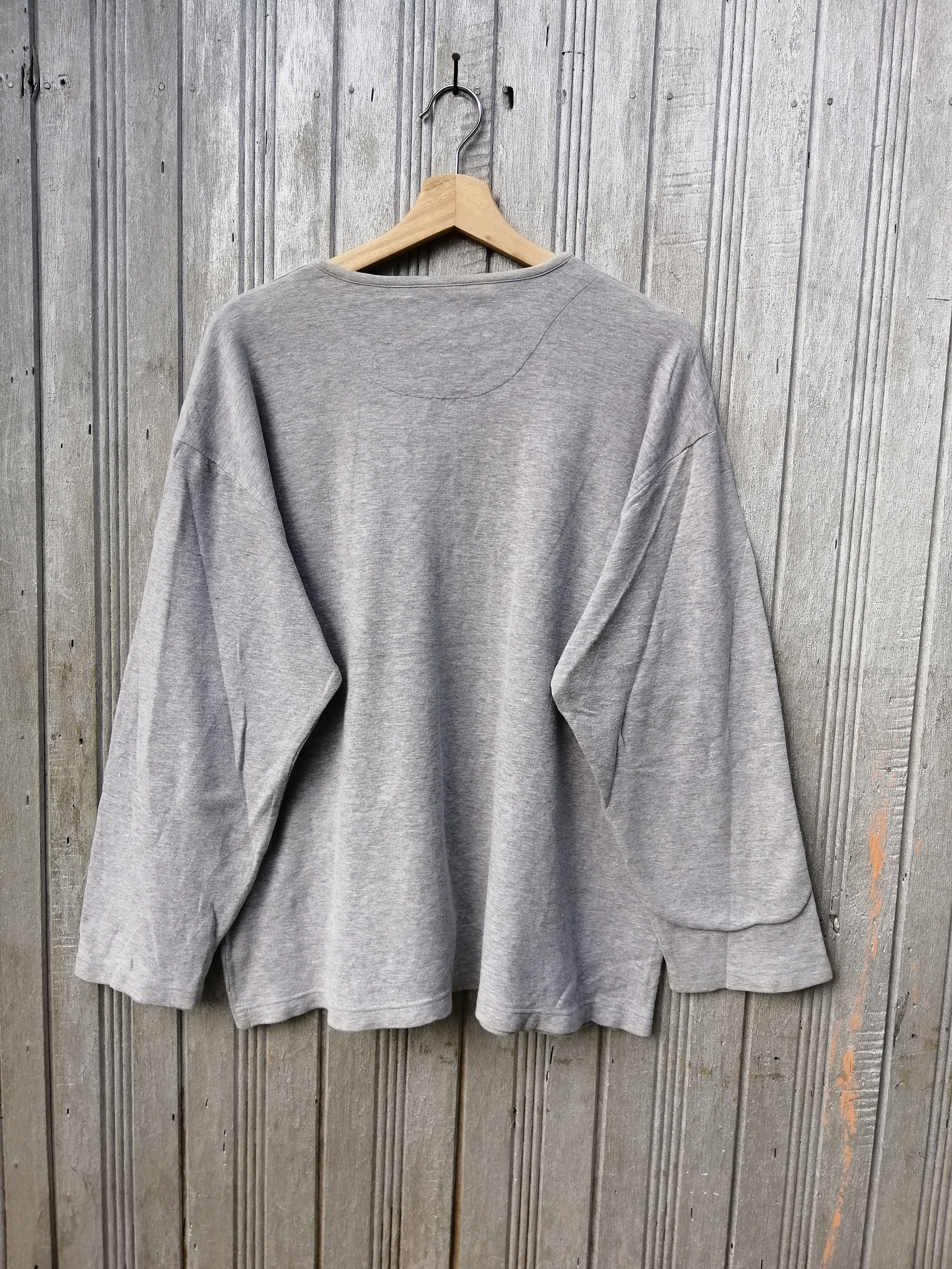 Burberry Vintage Burberry London Long Sleeve Tshirt B7 Size US L / EU 52-54 / 3 - 7 Thumbnail