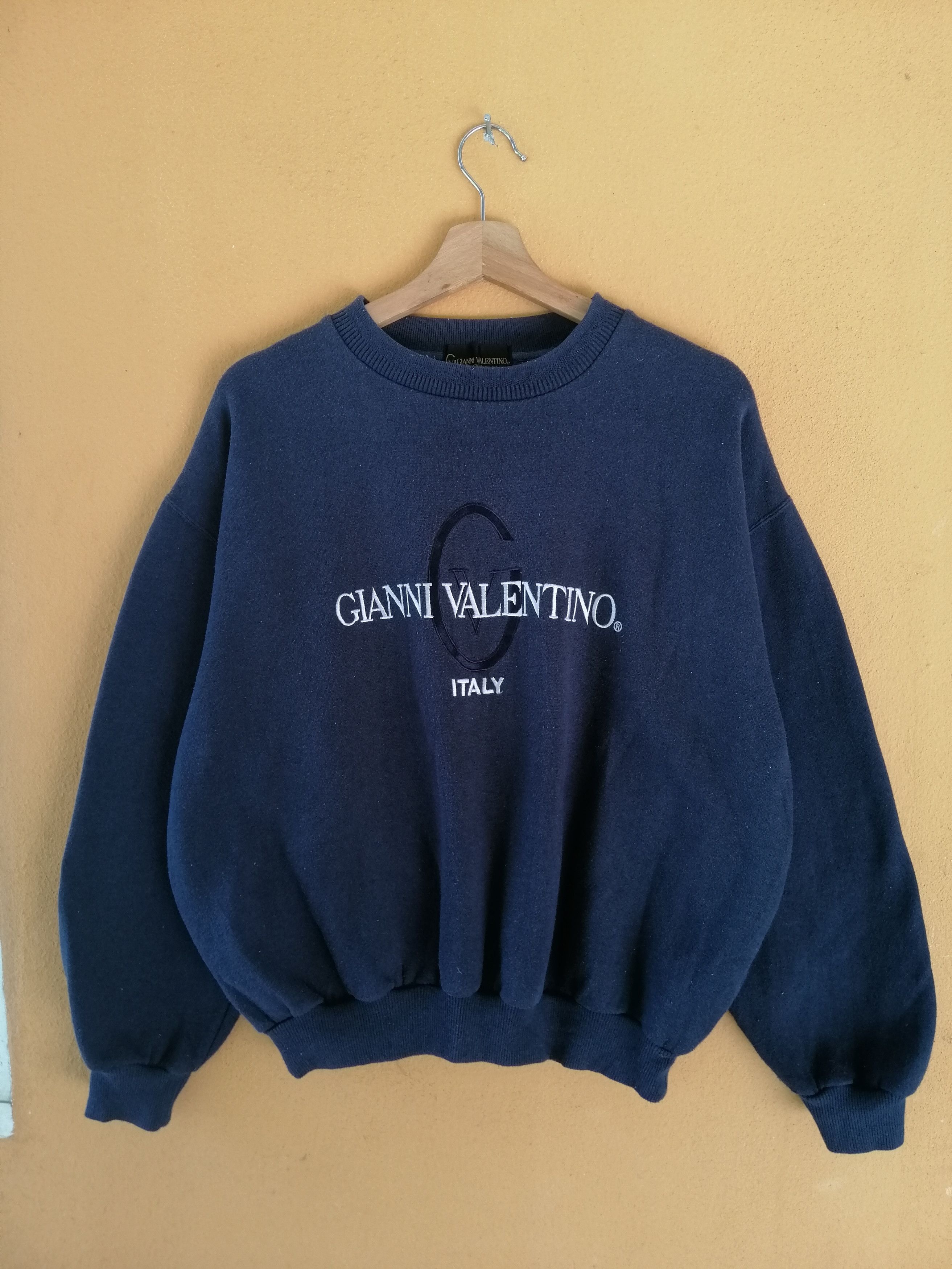 Vintage 90s Gianni Valentino Embroidery Logo Sweatshirt B1