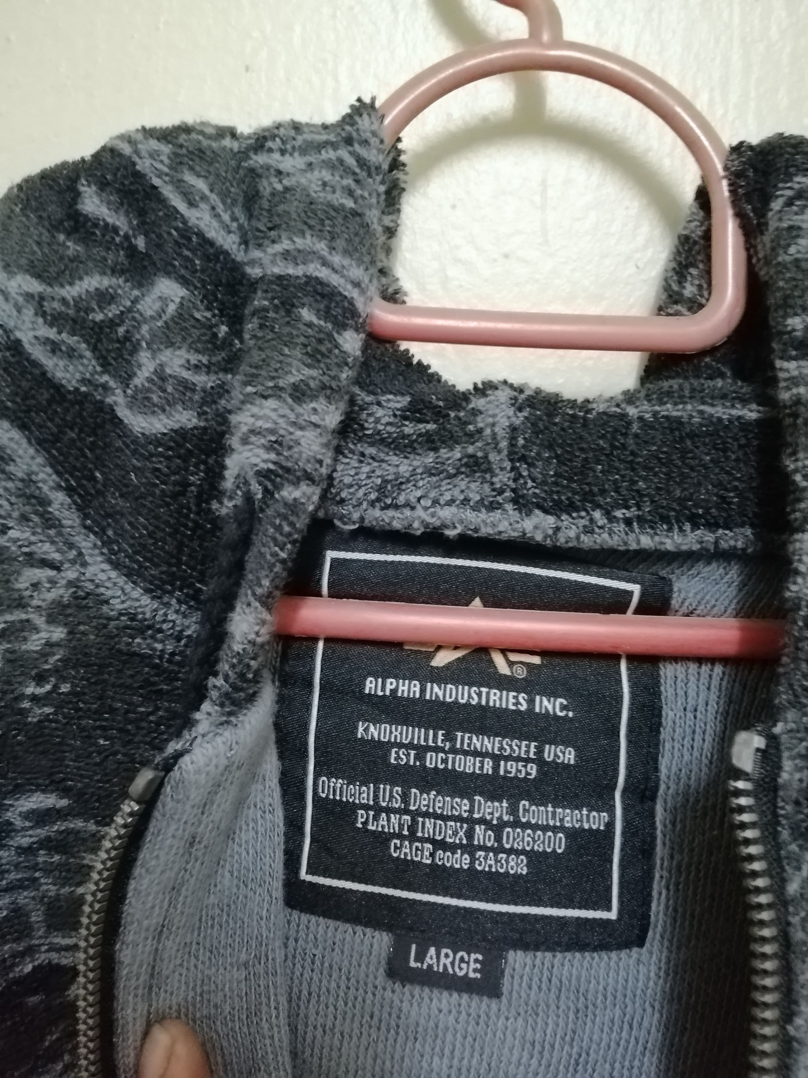 Alpha Industries Vintage Alpha Industries Camoflage Tiger Stripes Hoodie B25 Size US M / EU 48-50 / 2 - 4 Thumbnail
