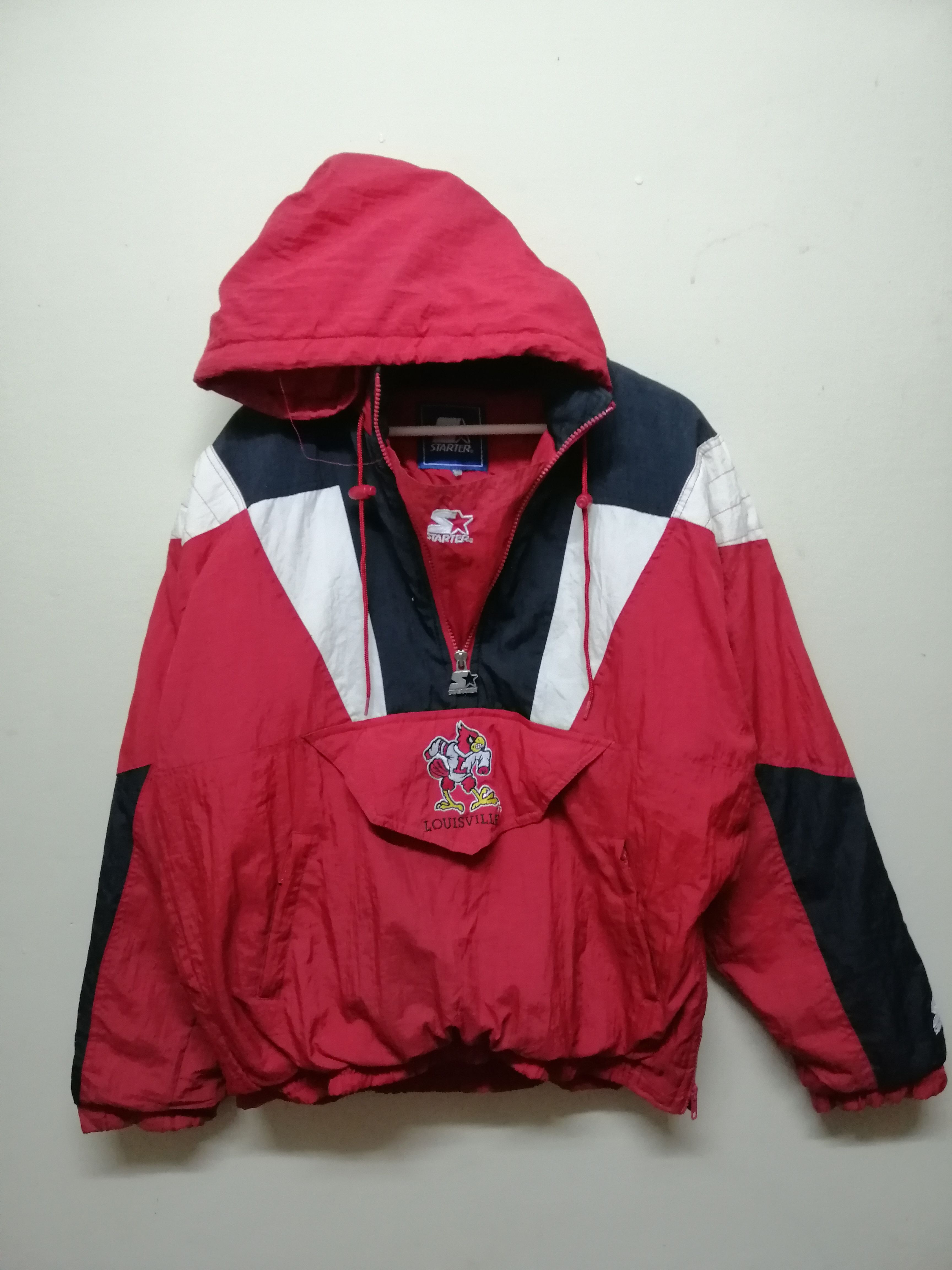 HappyGuyVintage Vintage 90s University of Louisville Cardinals NCAA Starter 90s Hooded College Jacket / Vintage Louisville Cardinals Starter Medium