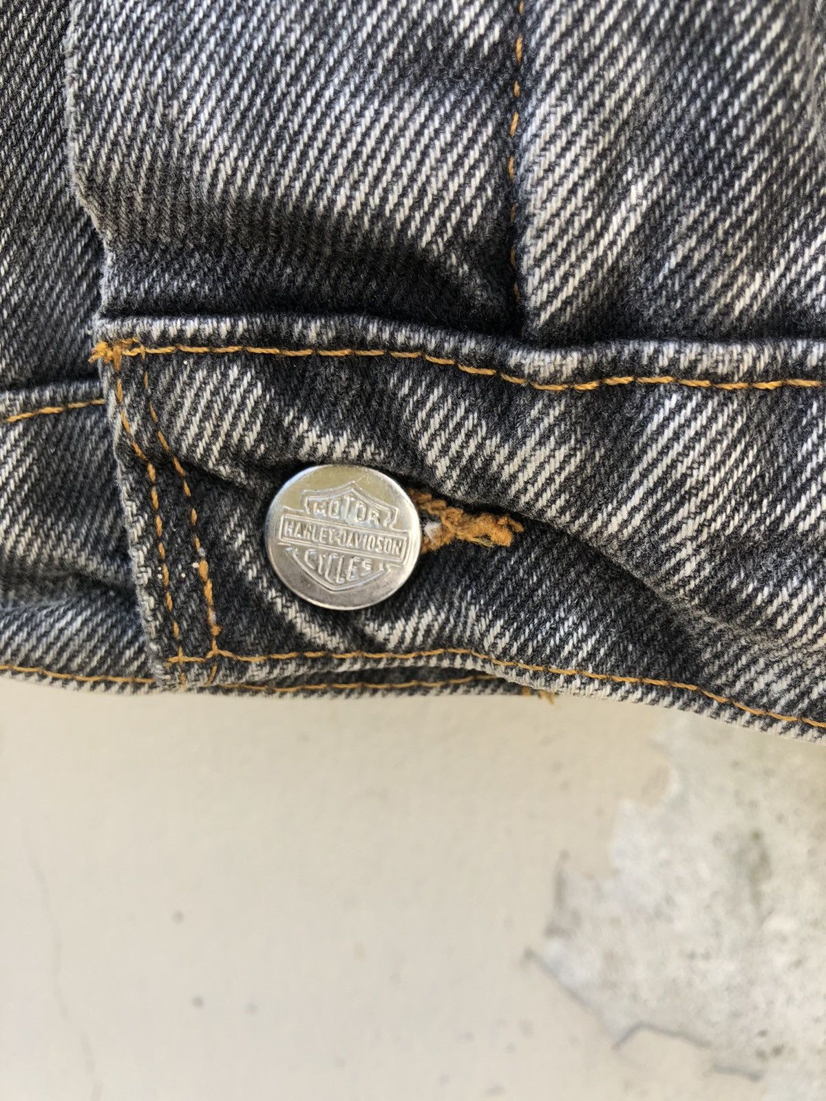 Harley Davidson Vintage 80s Harley Davidson Acid Wash Denim Trucker Jacket Size US XL / EU 56 / 4 - 12 Thumbnail
