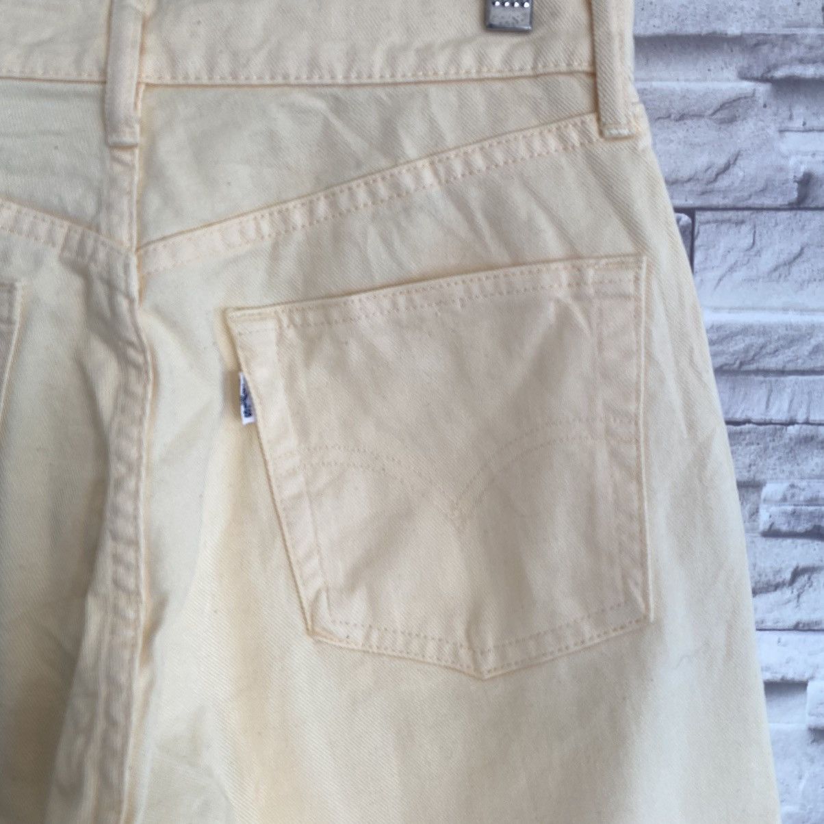 Levi's Vintage Levis 554 Jeans Straight Soft Yellow 29x32 Size US 29 - 11 Thumbnail