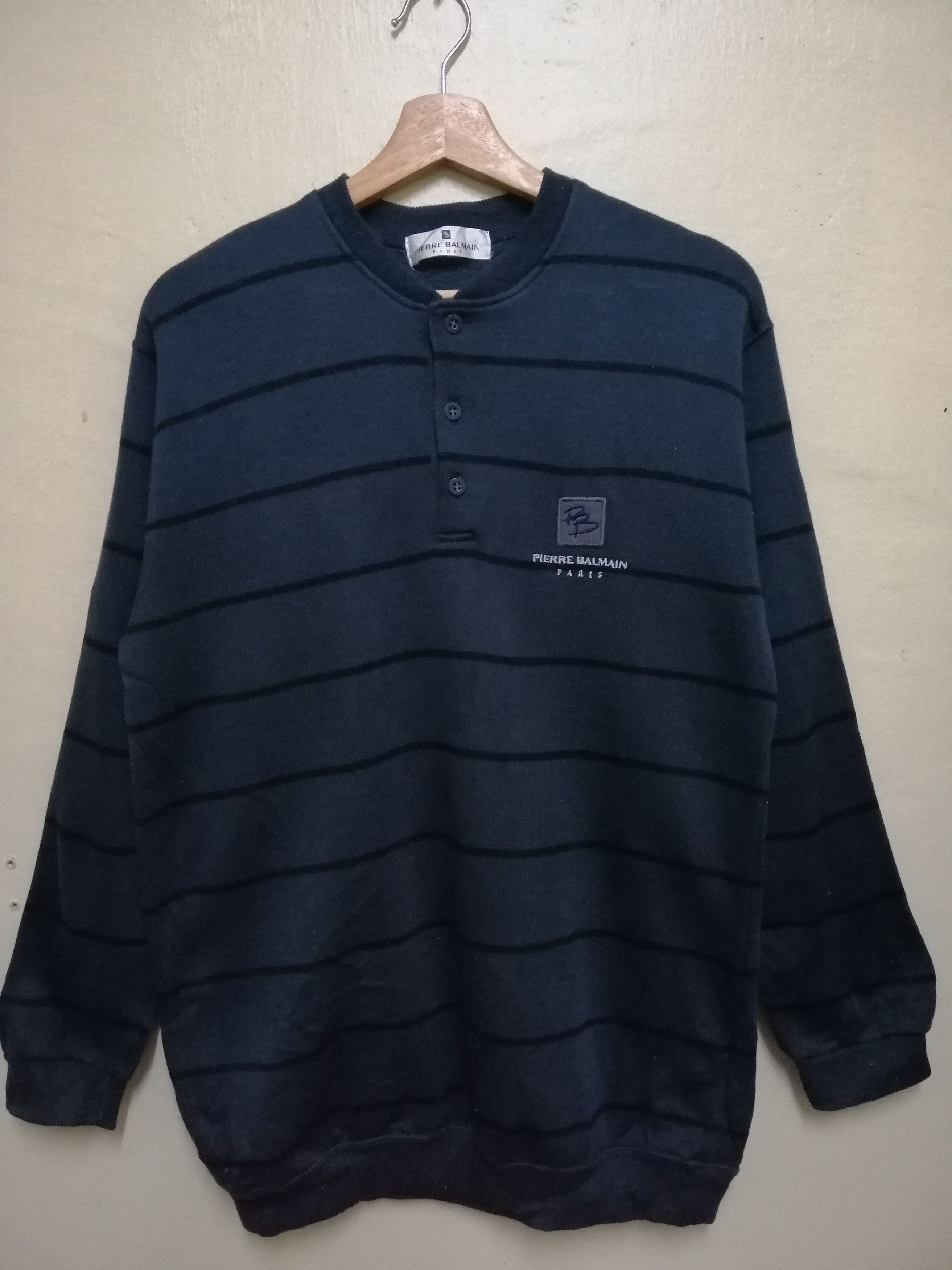 Pierre Balmain Vintage Pierre Balmain Paris Sweatshirt Small Logo B25 Size US M / EU 48-50 / 2 - 1 Thumbnail