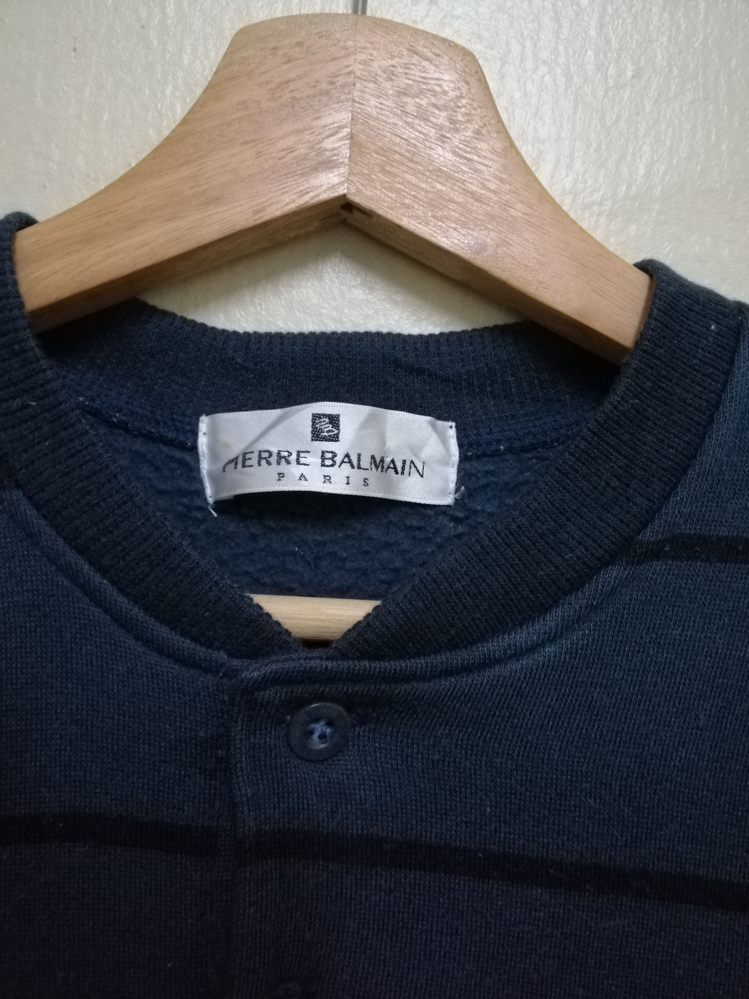 Pierre Balmain Vintage Pierre Balmain Paris Sweatshirt Small Logo B25 Size US M / EU 48-50 / 2 - 3 Thumbnail