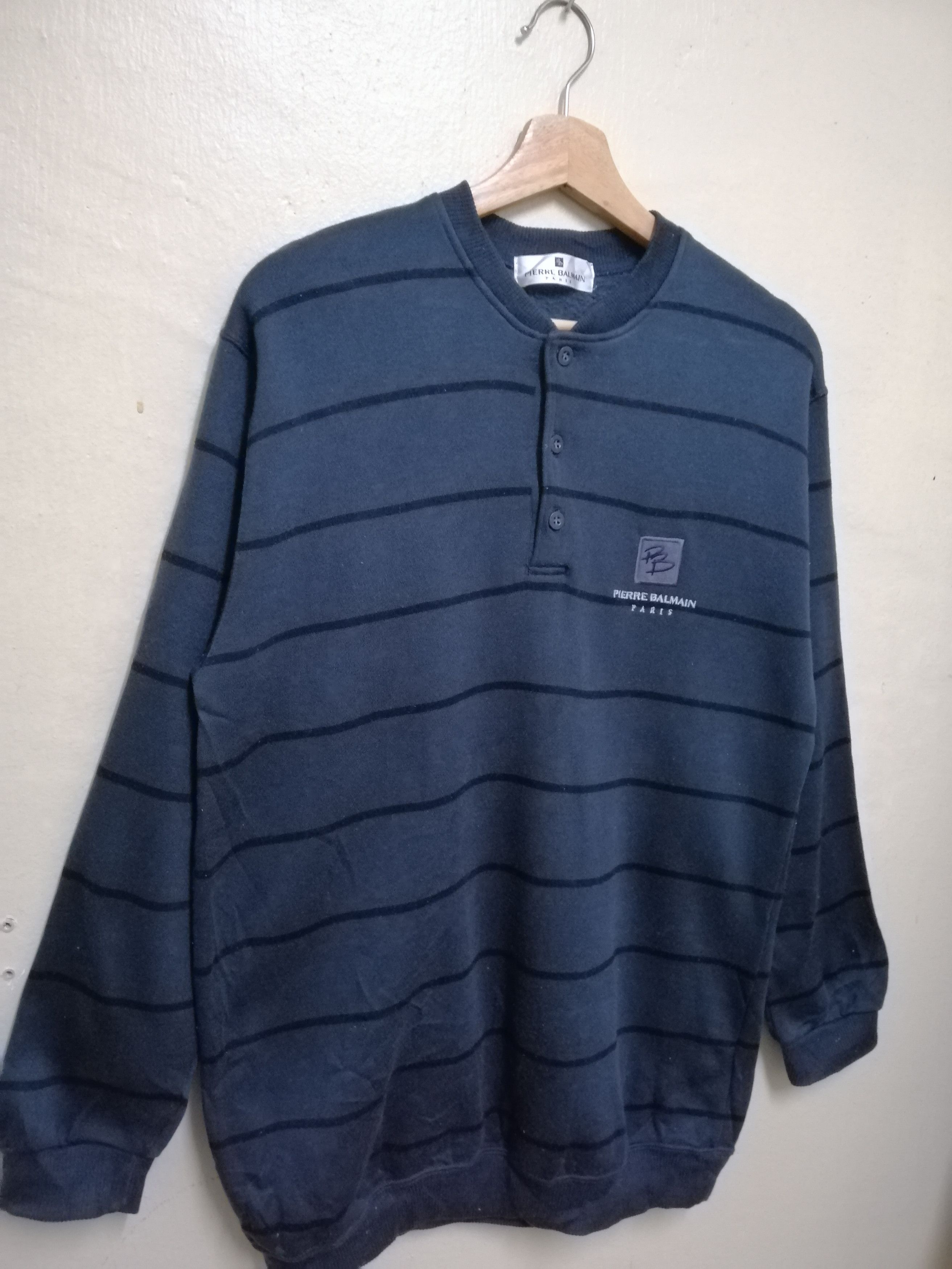 Pierre Balmain Vintage Pierre Balmain Paris Sweatshirt Small Logo B25 Size US M / EU 48-50 / 2 - 4 Thumbnail